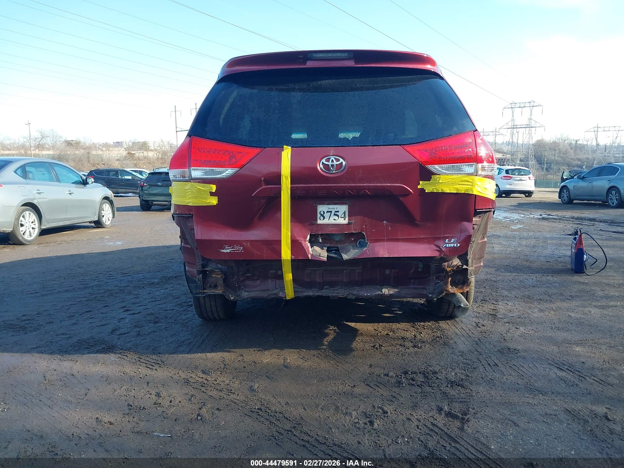 TOYOTA SIENNA image 6