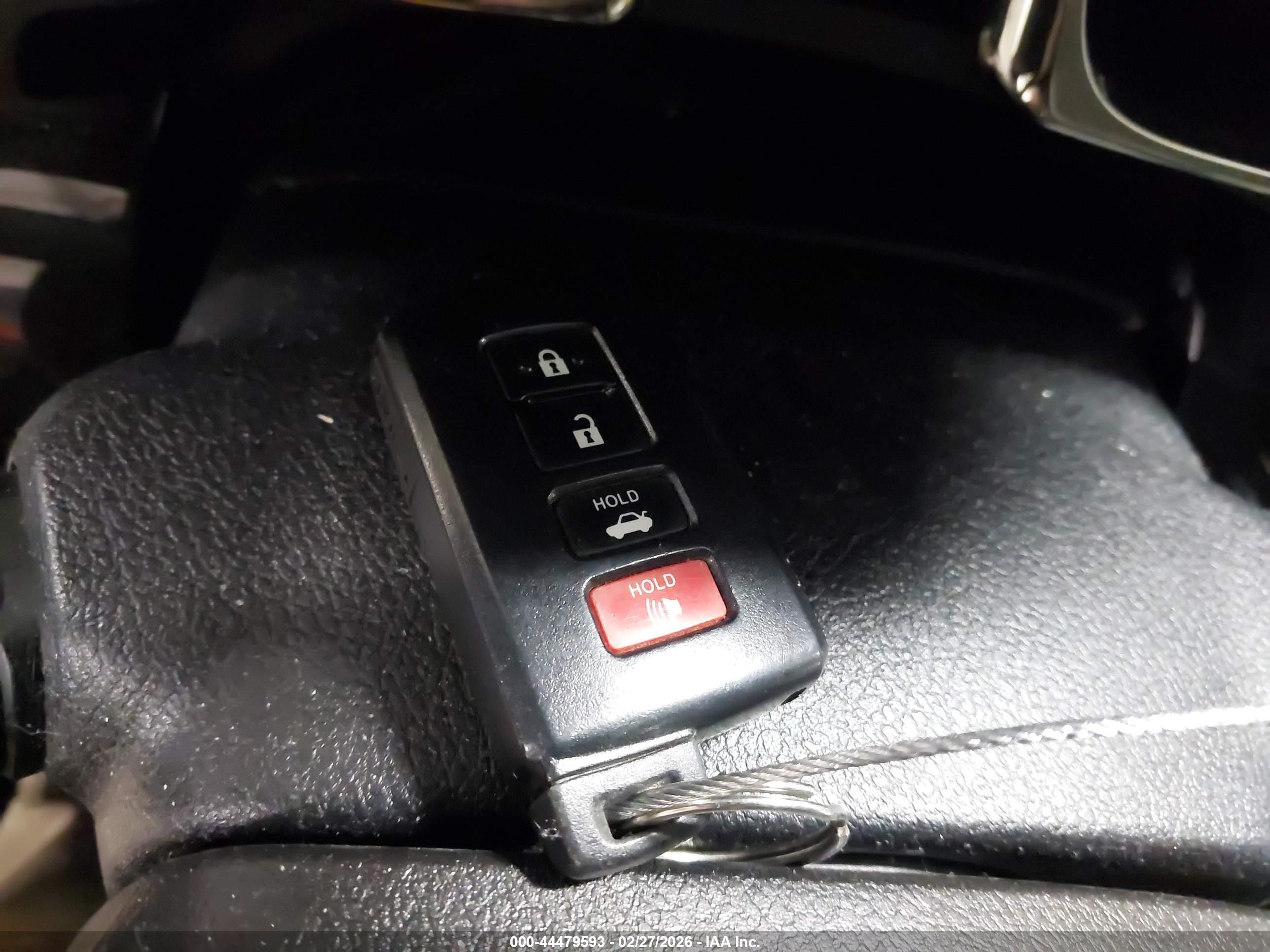 TOYOTA AVALON image 11