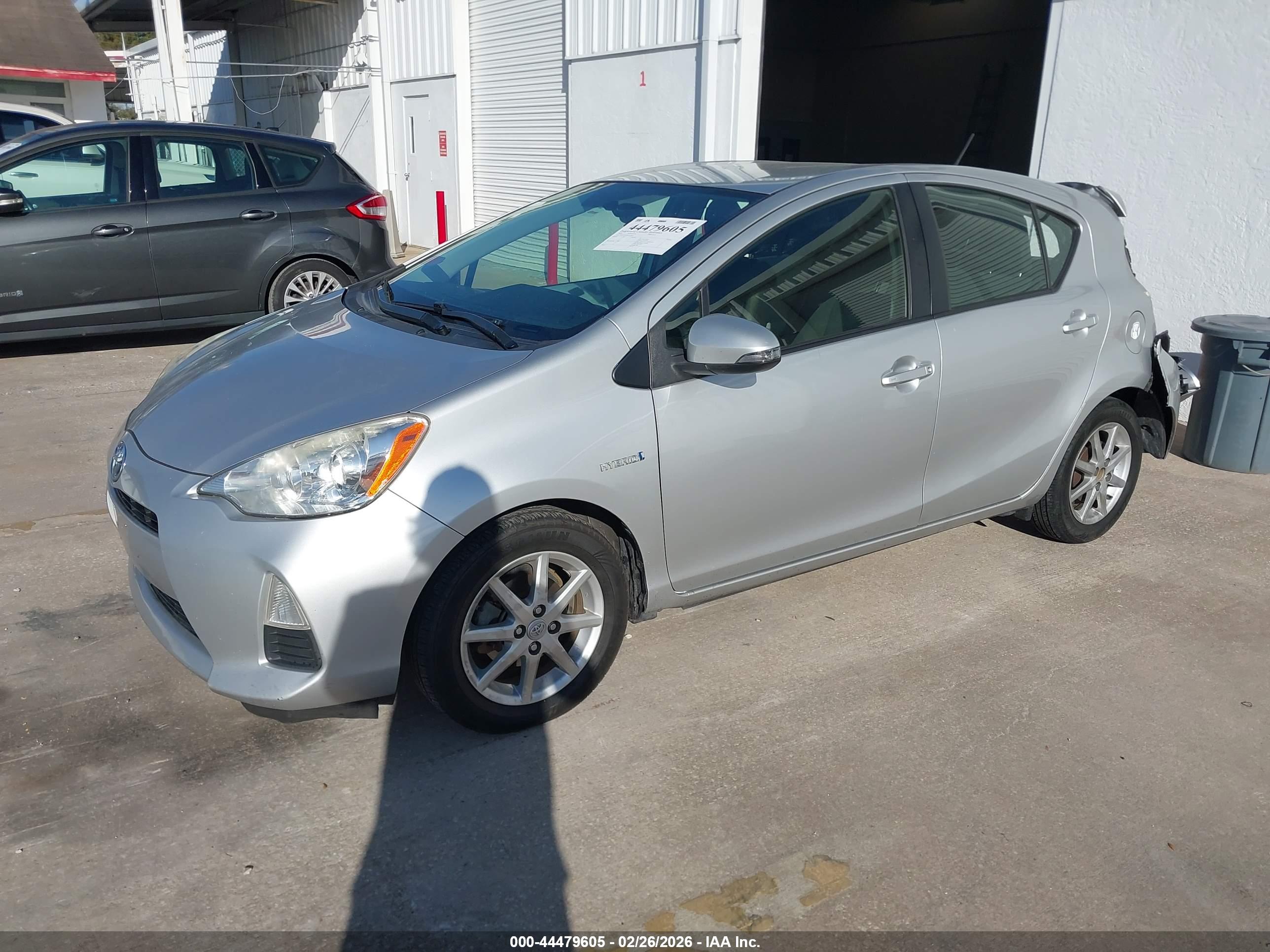 TOYOTA PRIUS image 2