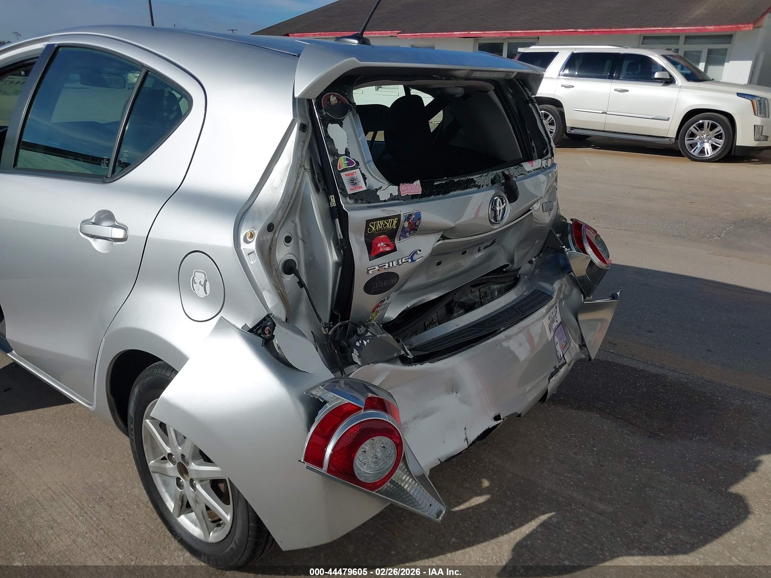 TOYOTA PRIUS image 6