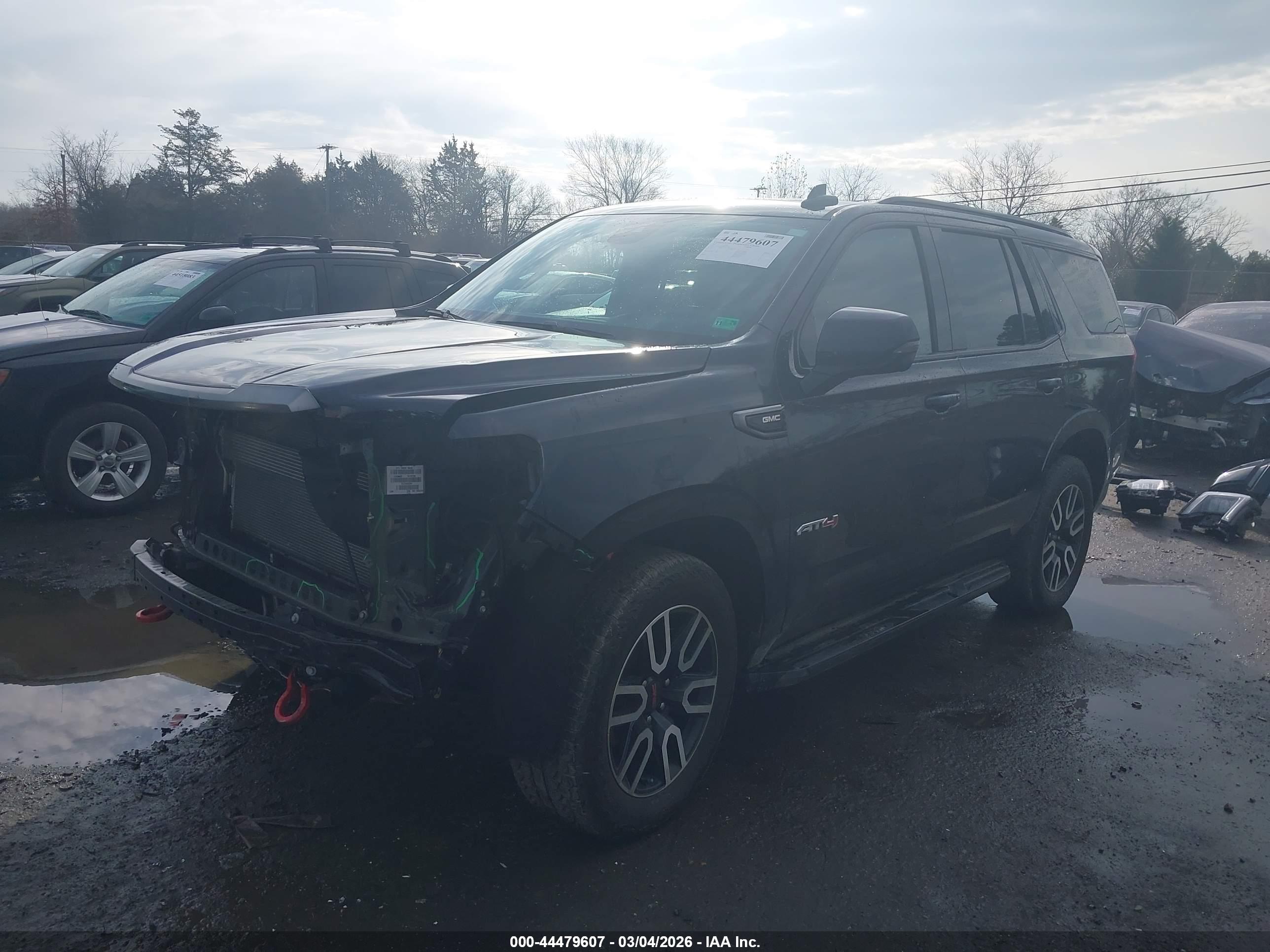 GMC YUKON image 2