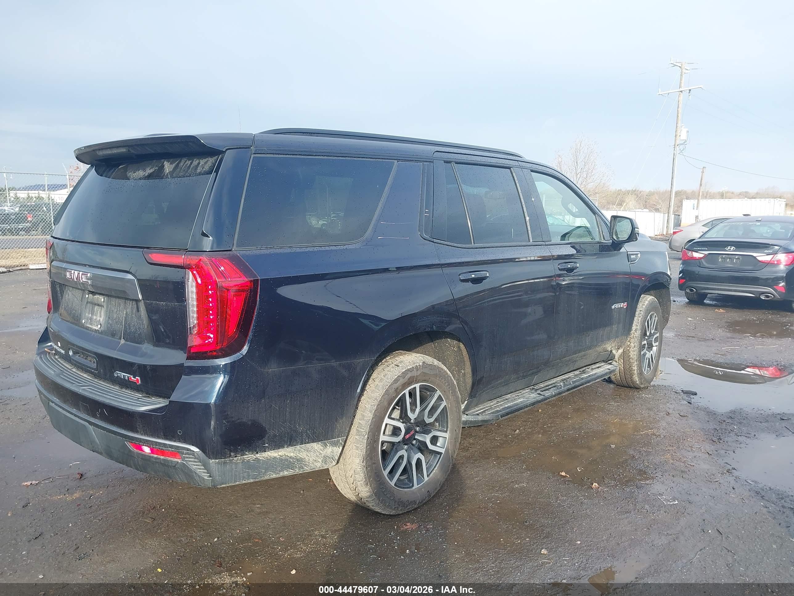 GMC YUKON image 4