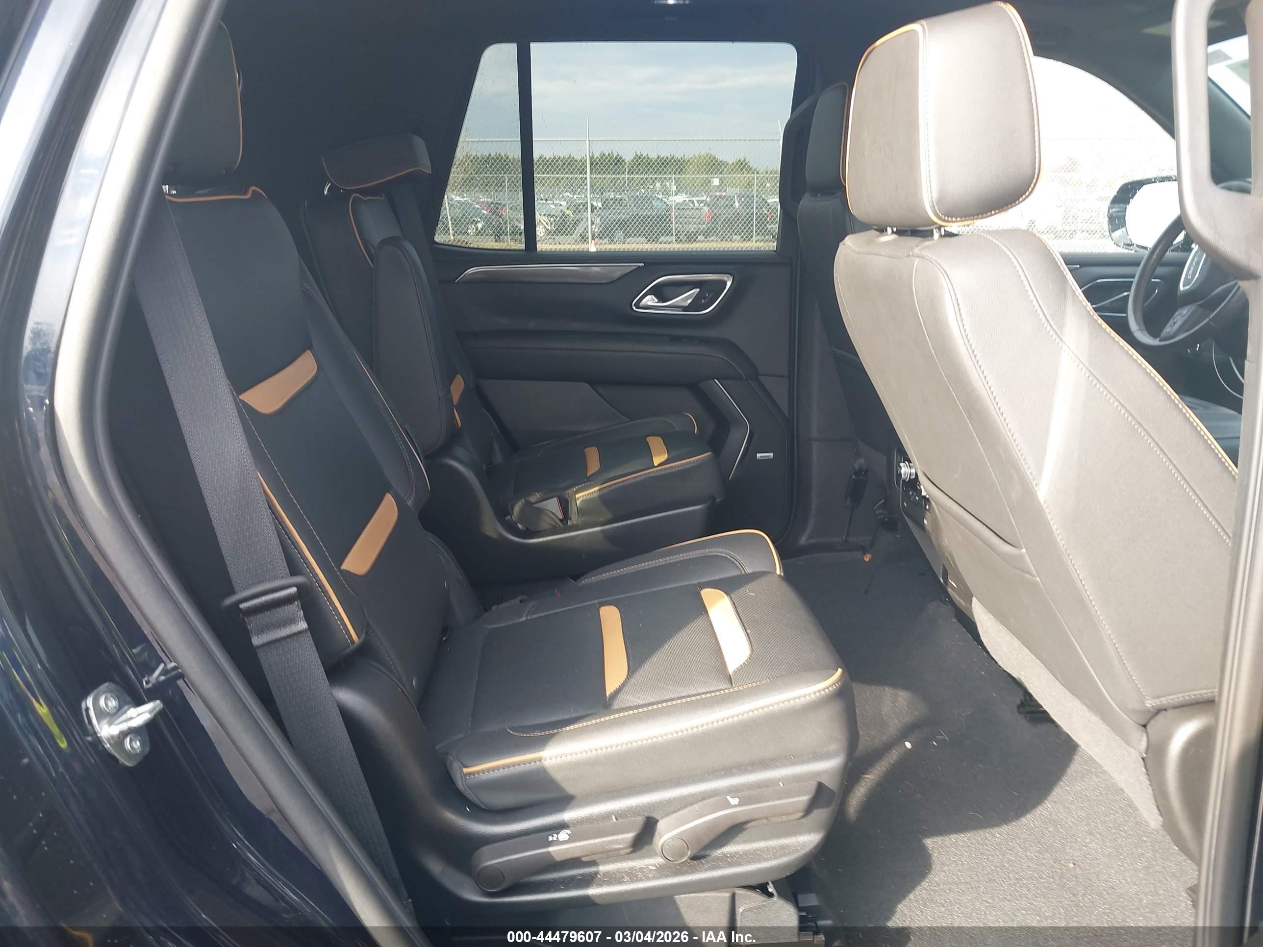 GMC YUKON image 8