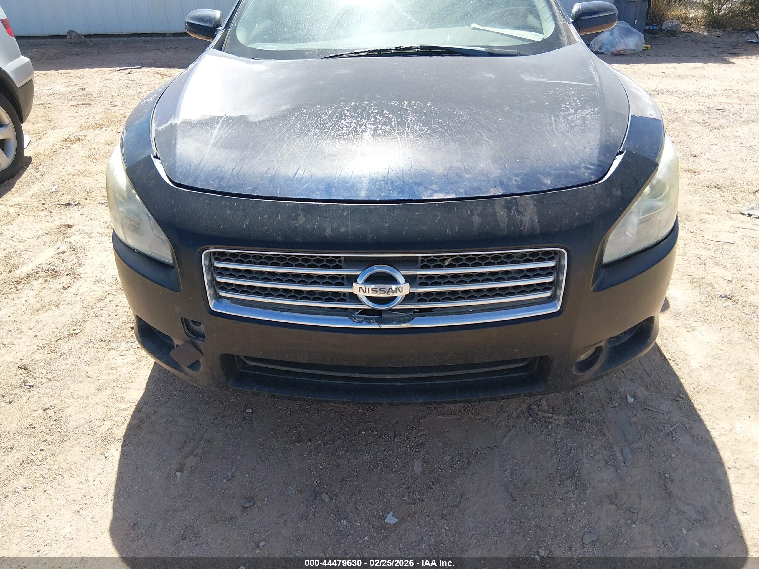 NISSAN MAXIMA image 6