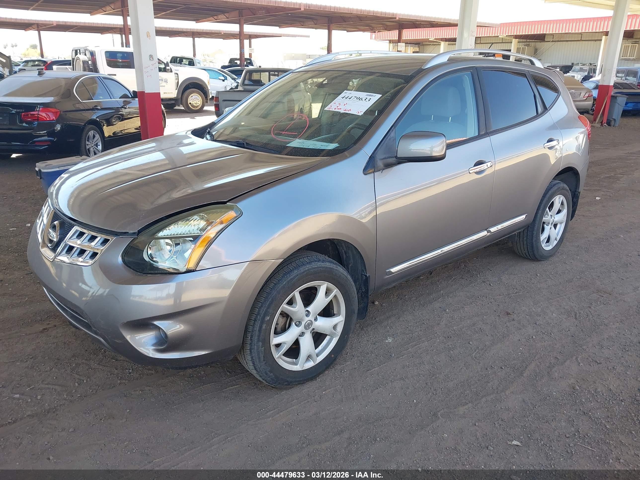NISSAN ROGUE image 2