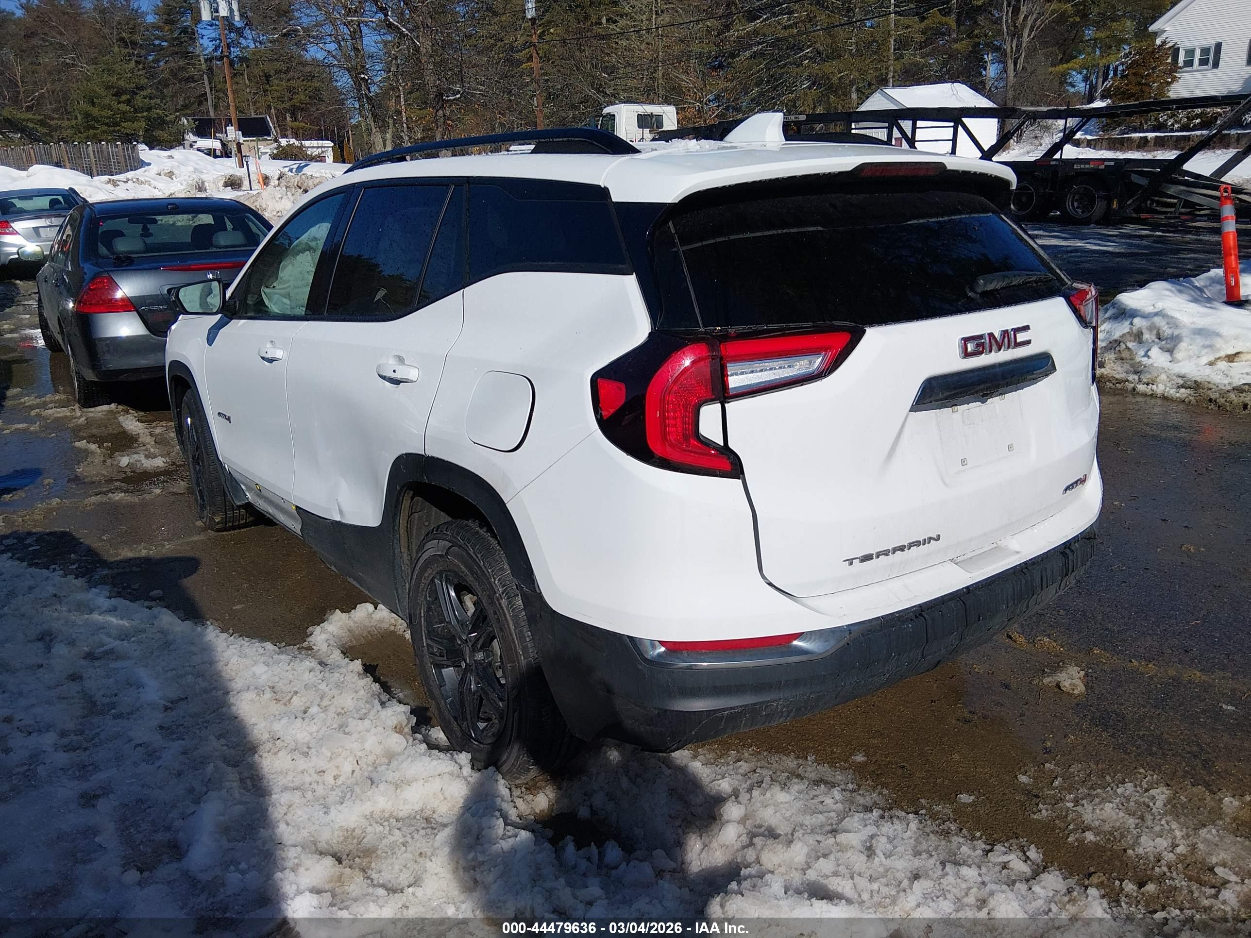 GMC TERRAIN image 3
