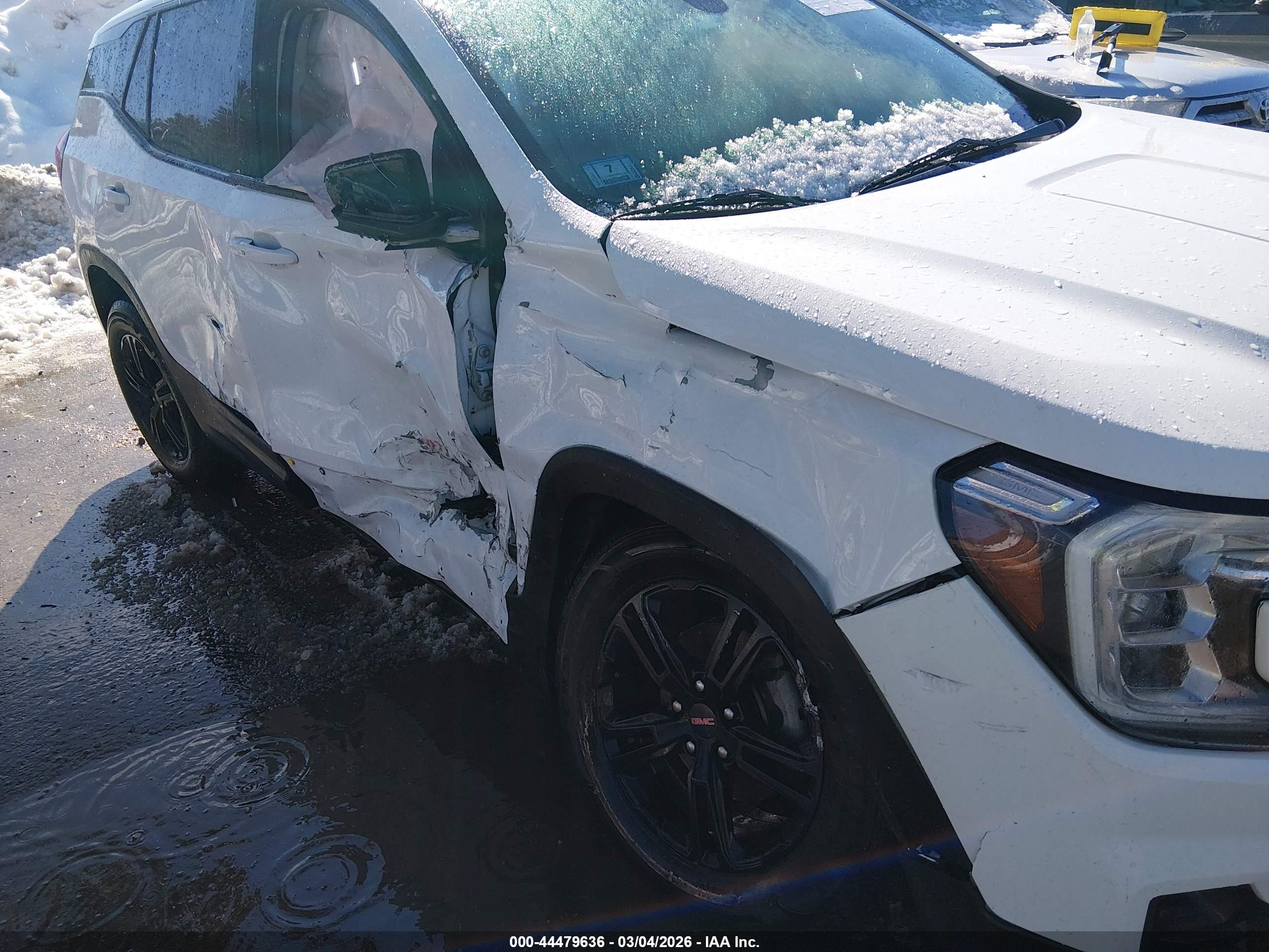GMC TERRAIN image 6