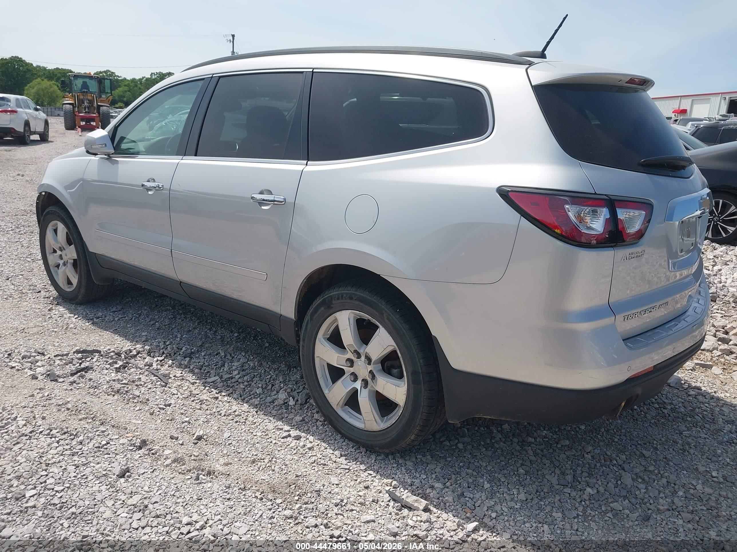 CHEVROLET TRAVERSE image 3