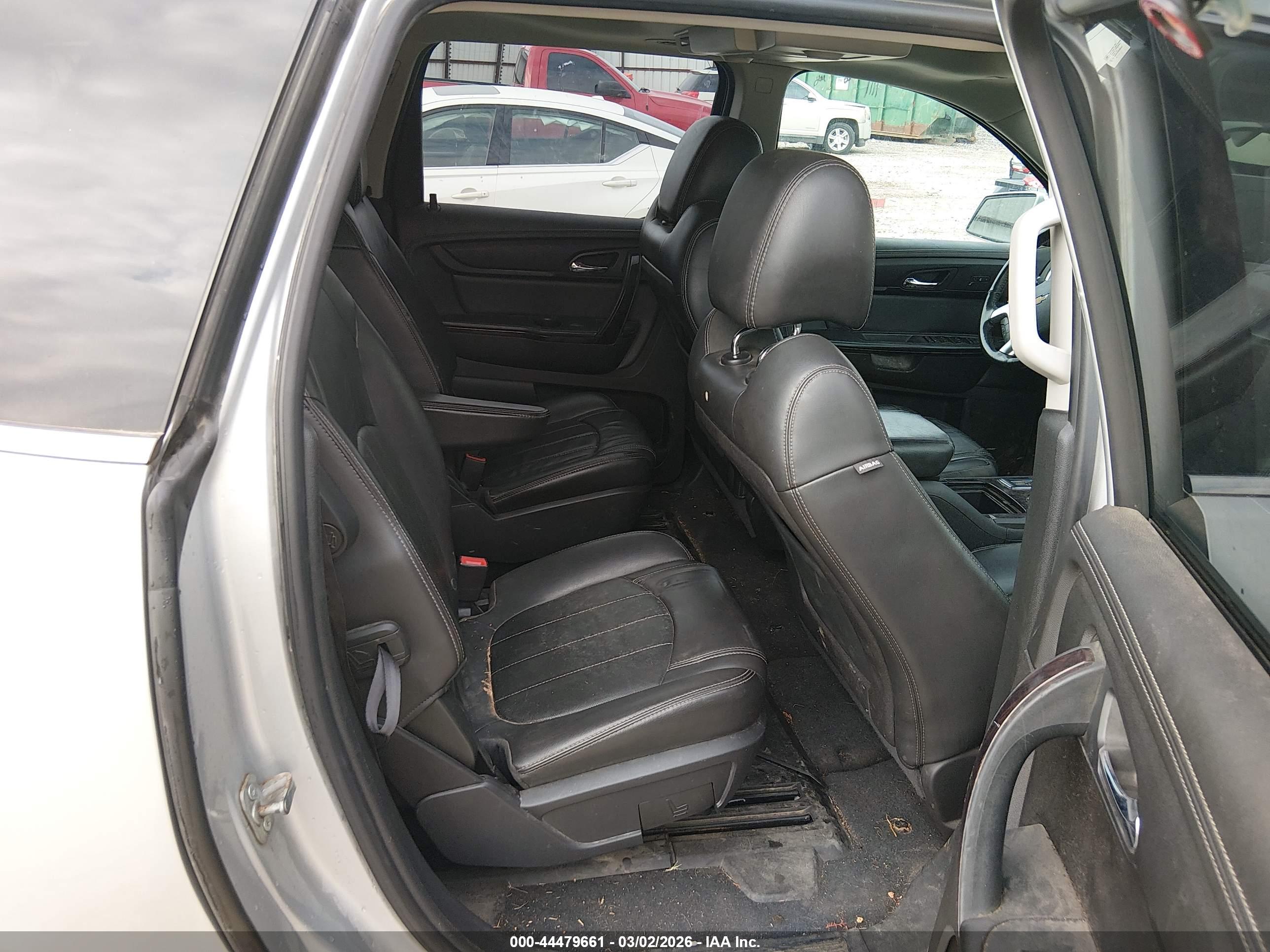CHEVROLET TRAVERSE image 8