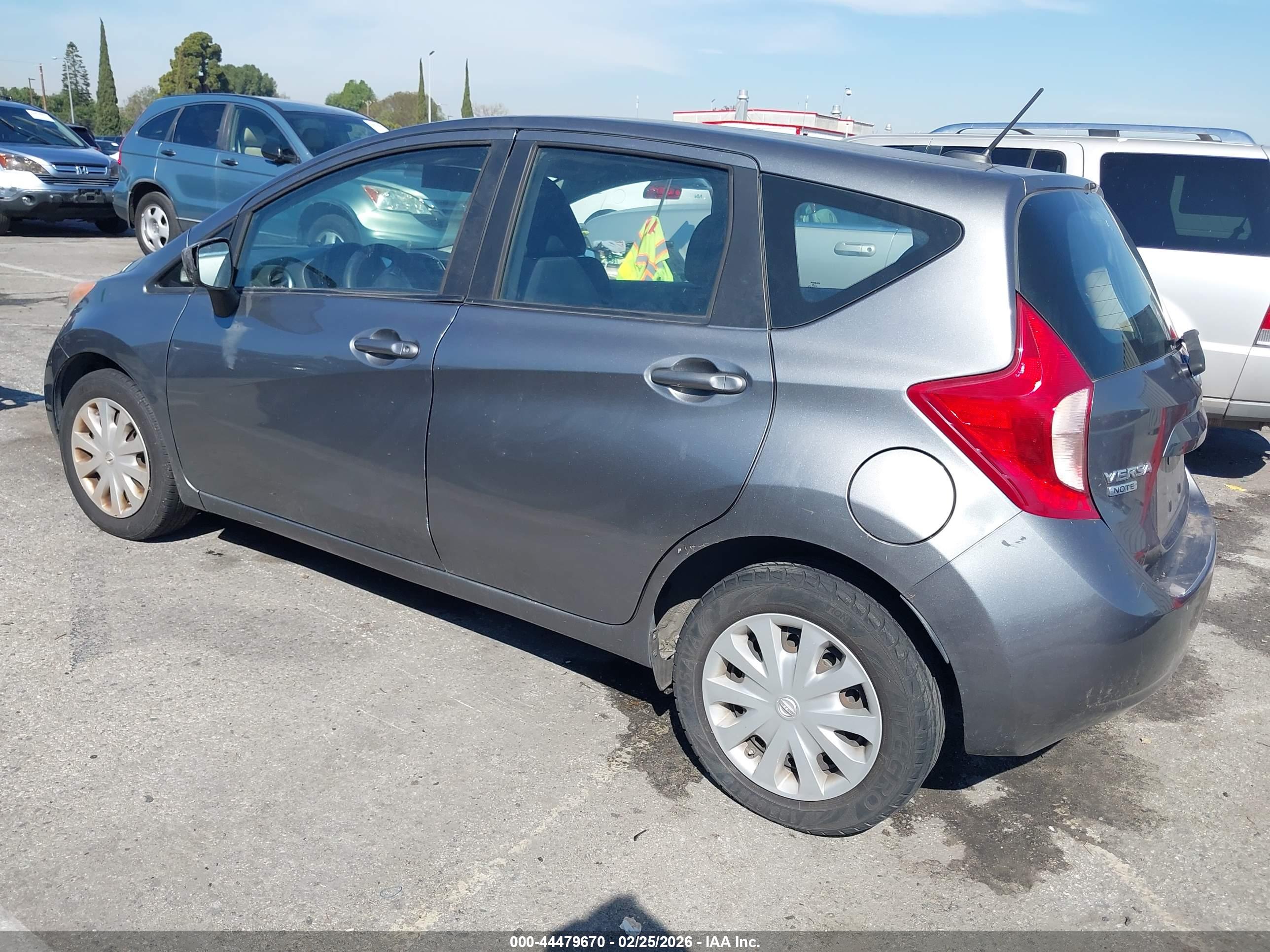 NISSAN VERSA image 3