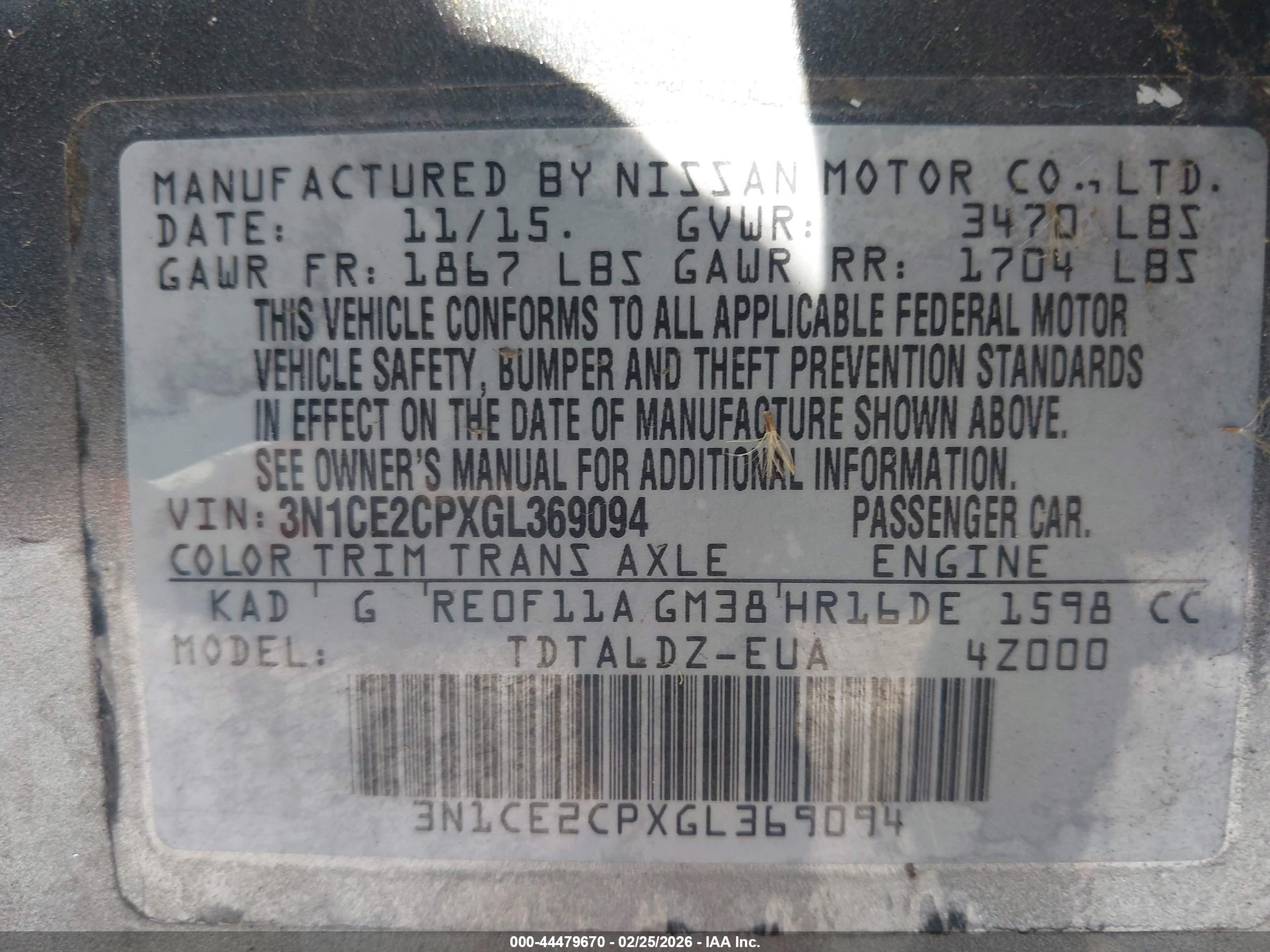 NISSAN VERSA image 9