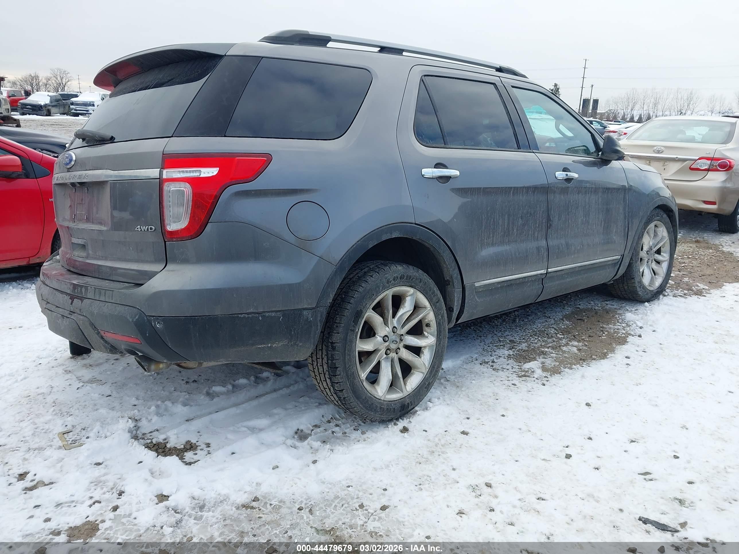 FORD EXPLORER image 4
