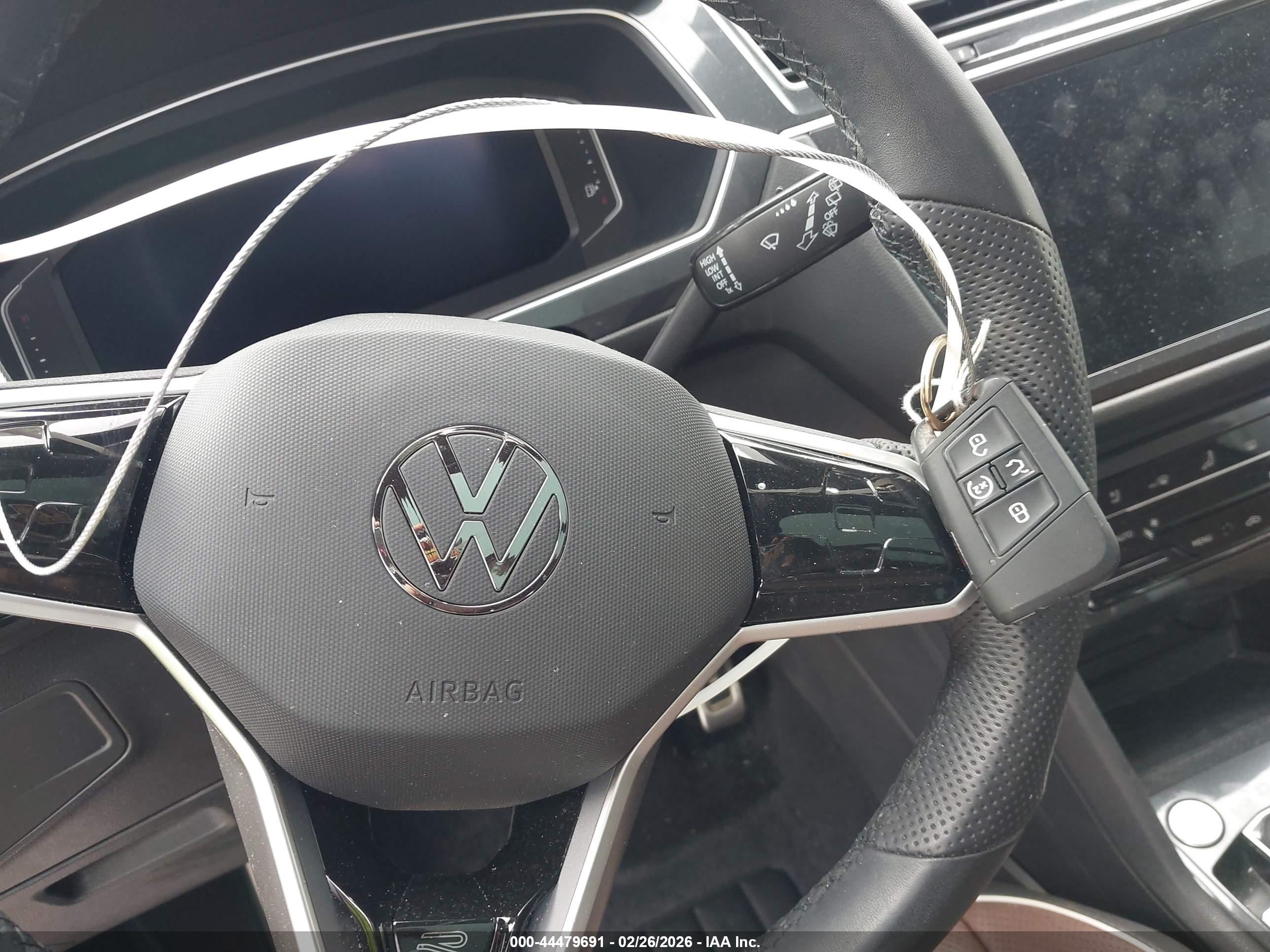 VOLKSWAGEN TIGUAN image 11