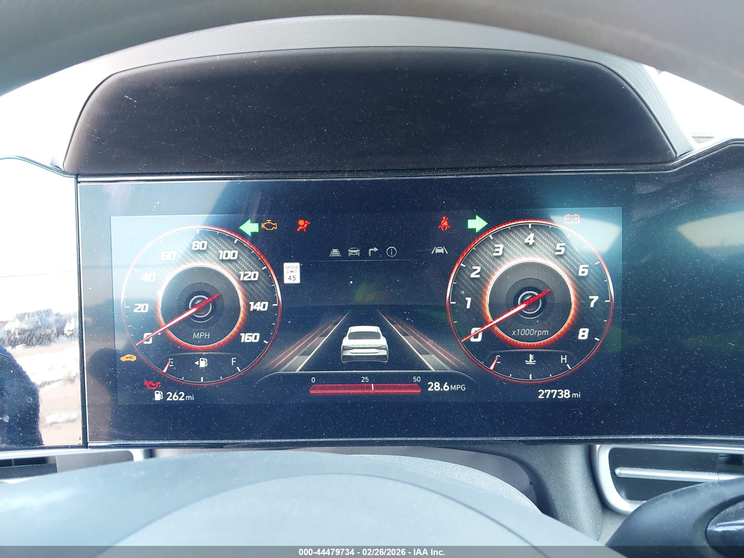 HYUNDAI ELANTRA image 7