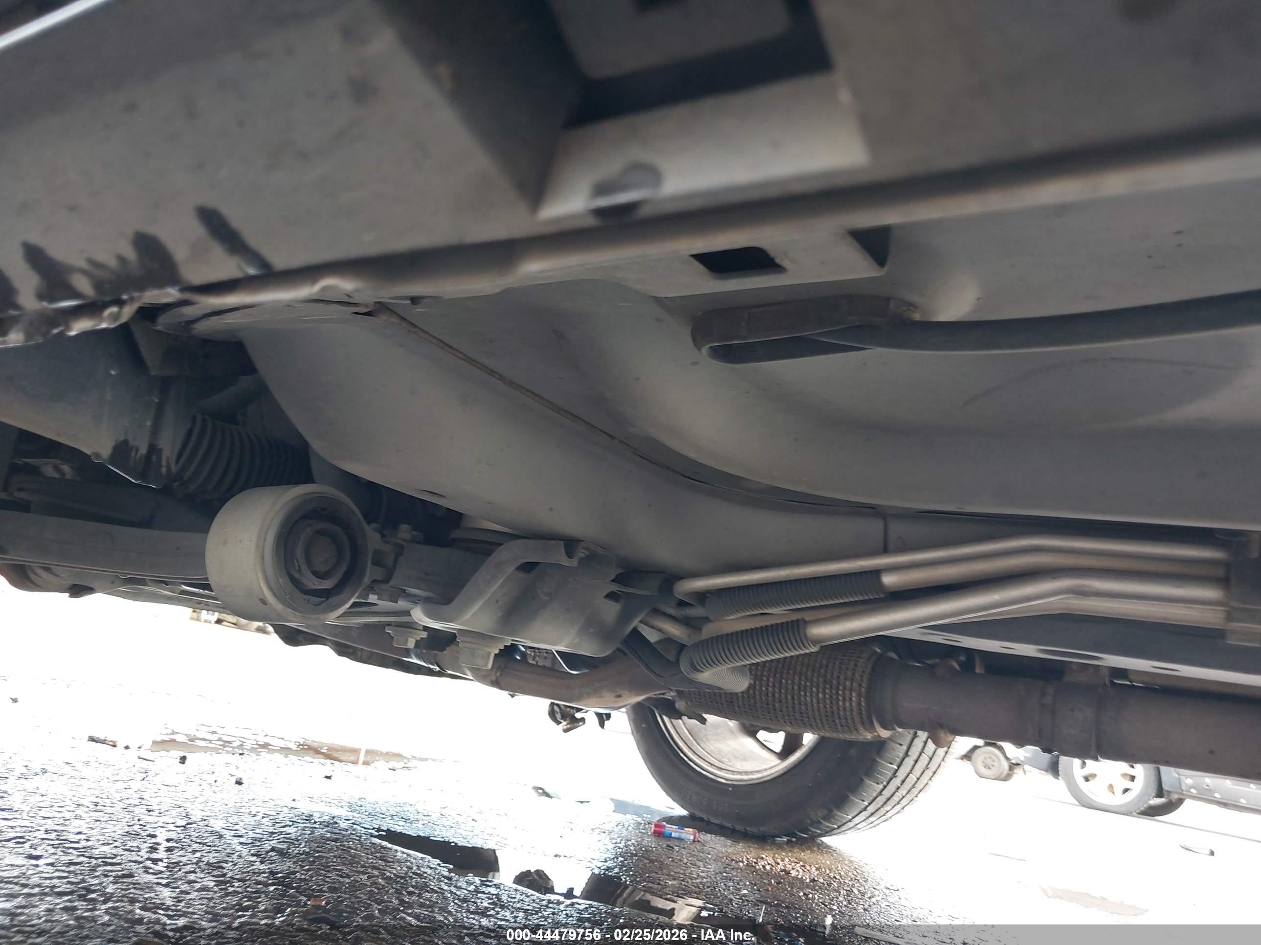 FORD EXPLORER image 6