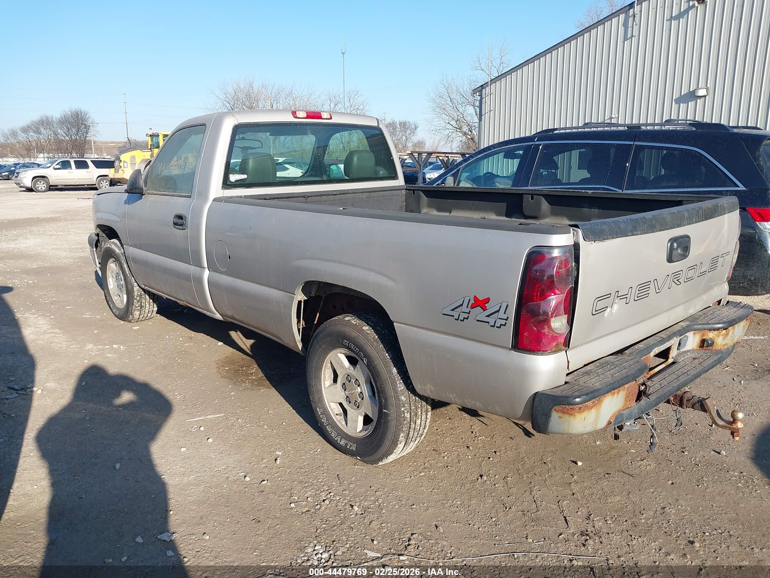 CHEVROLET SILVERADO image 3