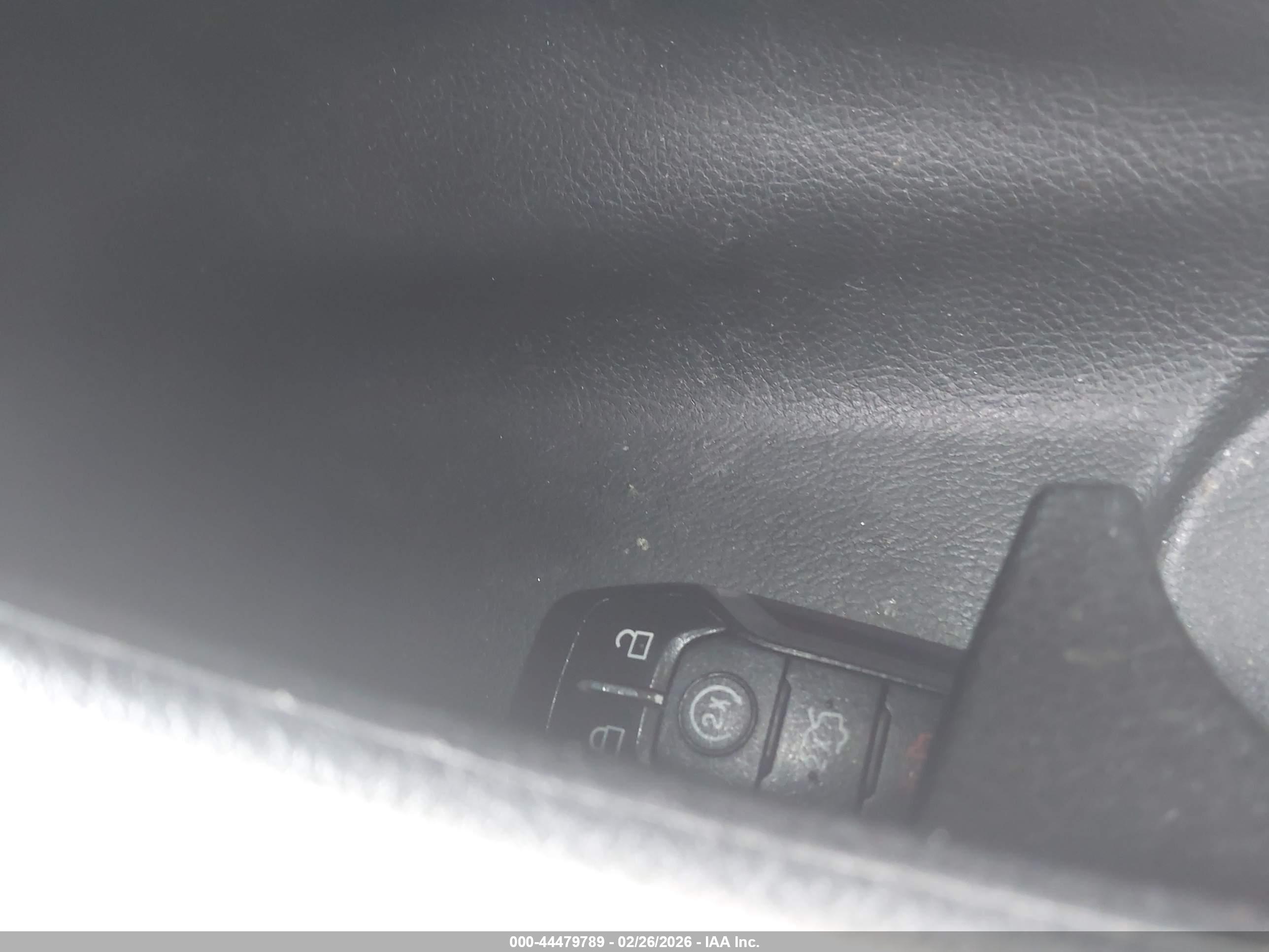 FORD FUSION image 11