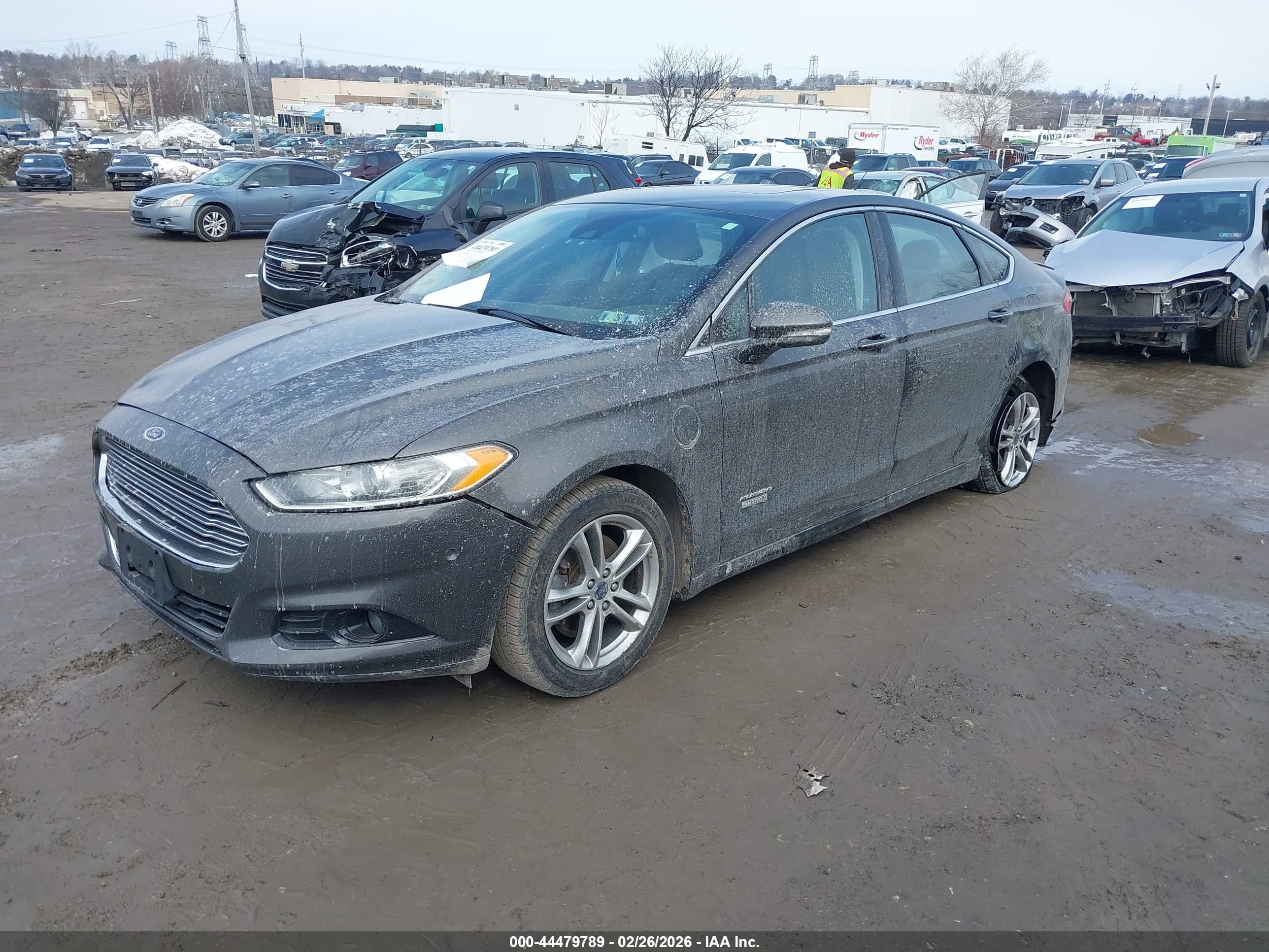 FORD FUSION image 2