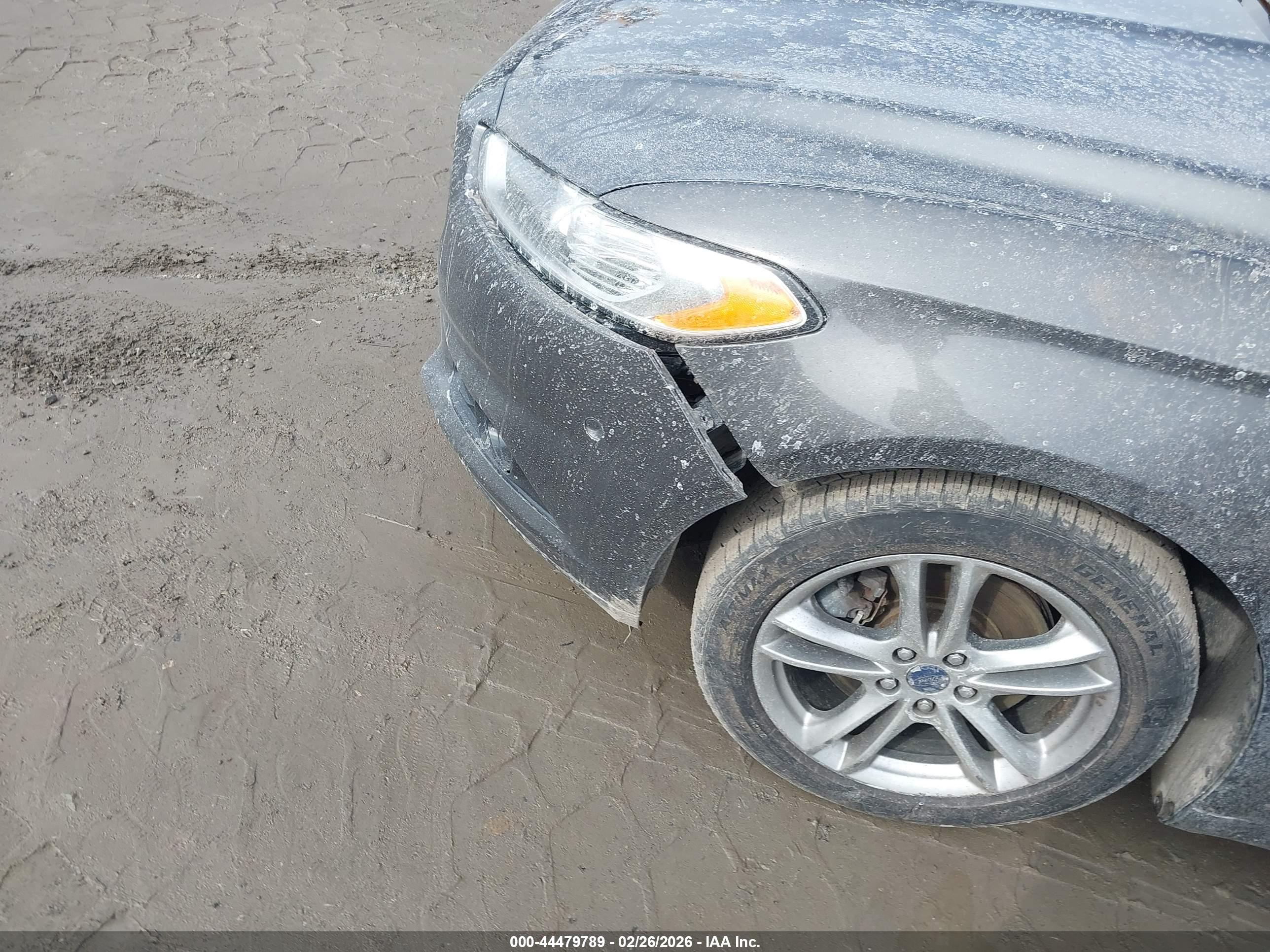 FORD FUSION image 6