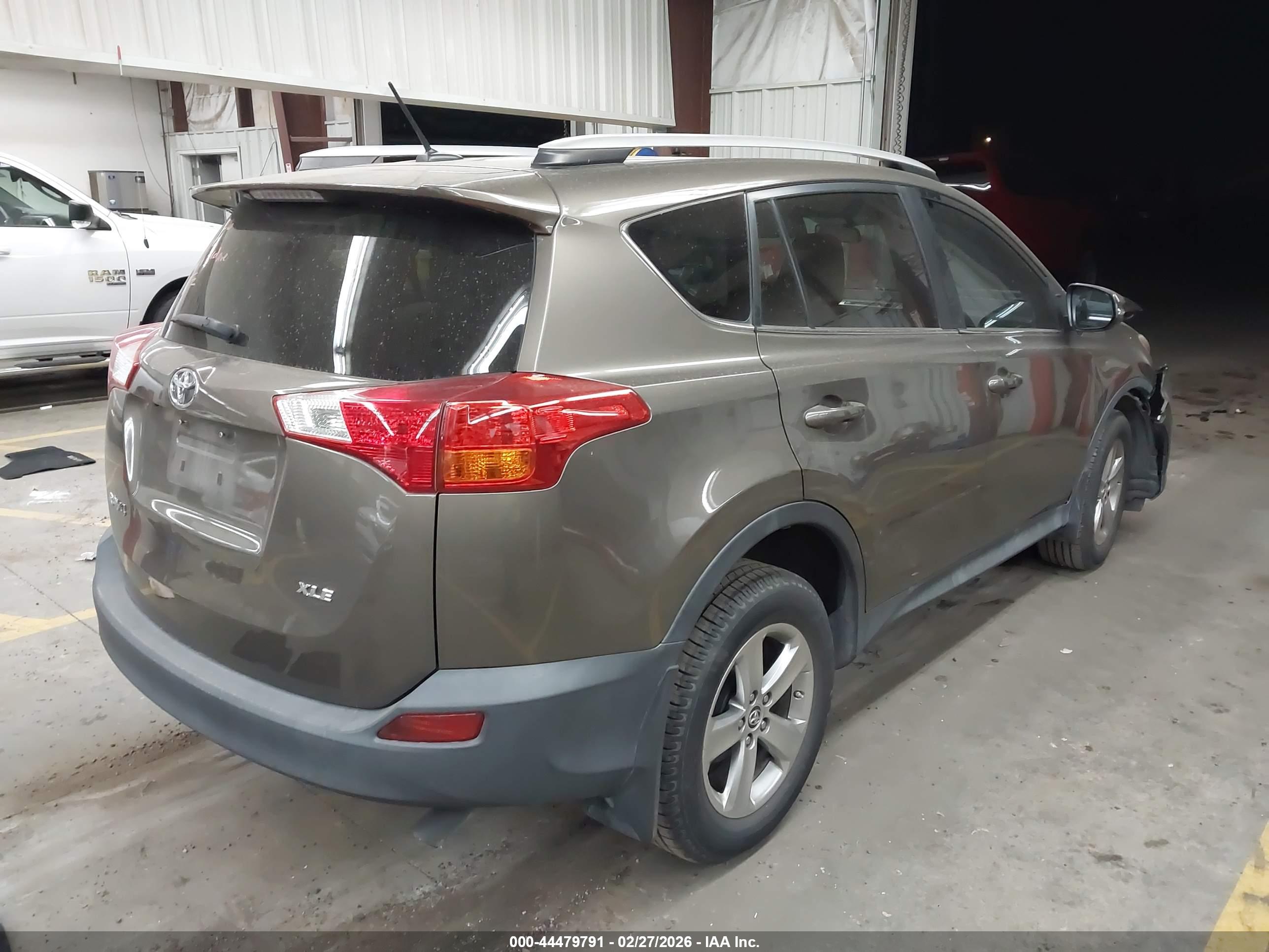 TOYOTA RAV4 image 4