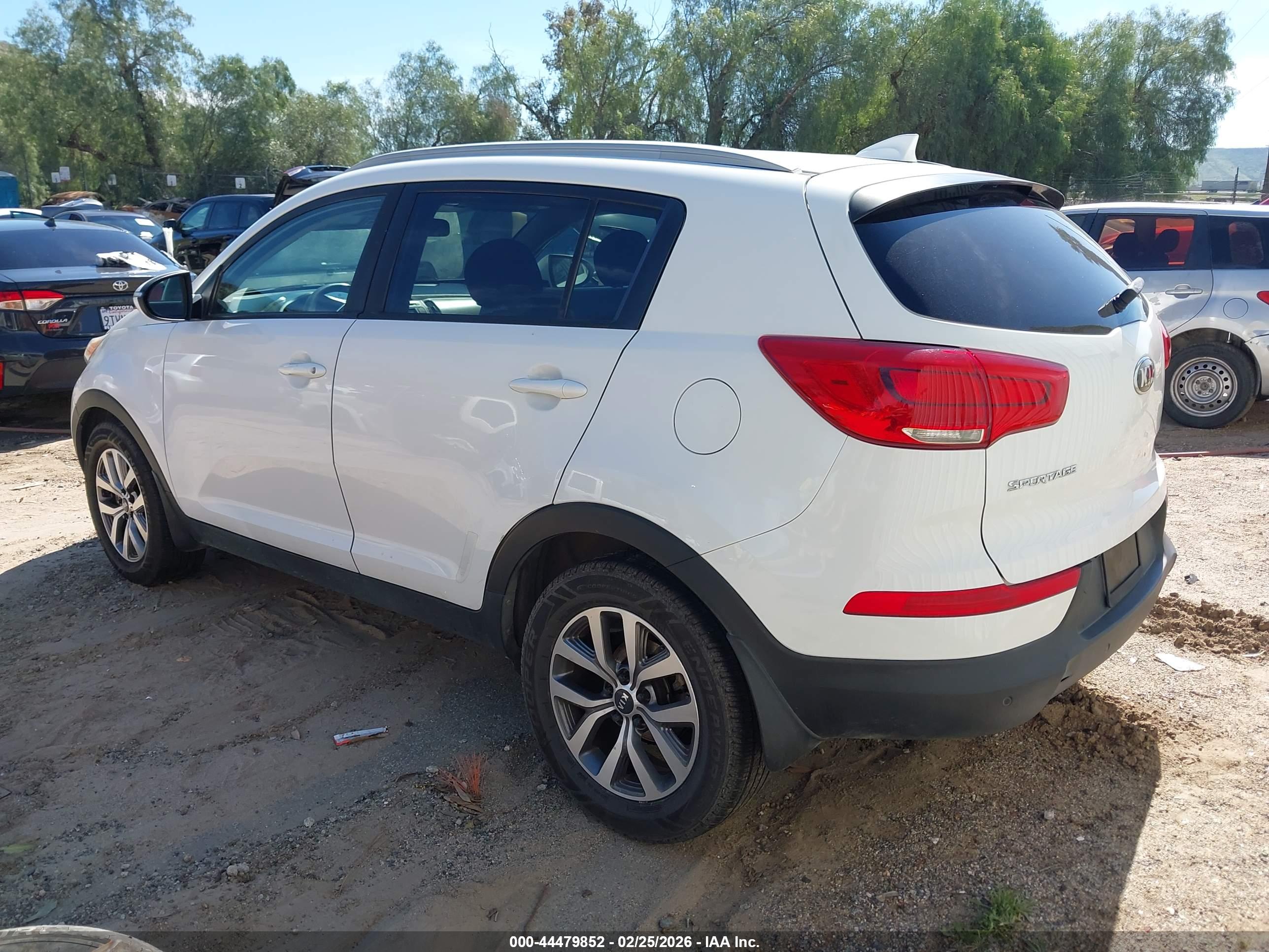 KIA SPORTAGE image 3