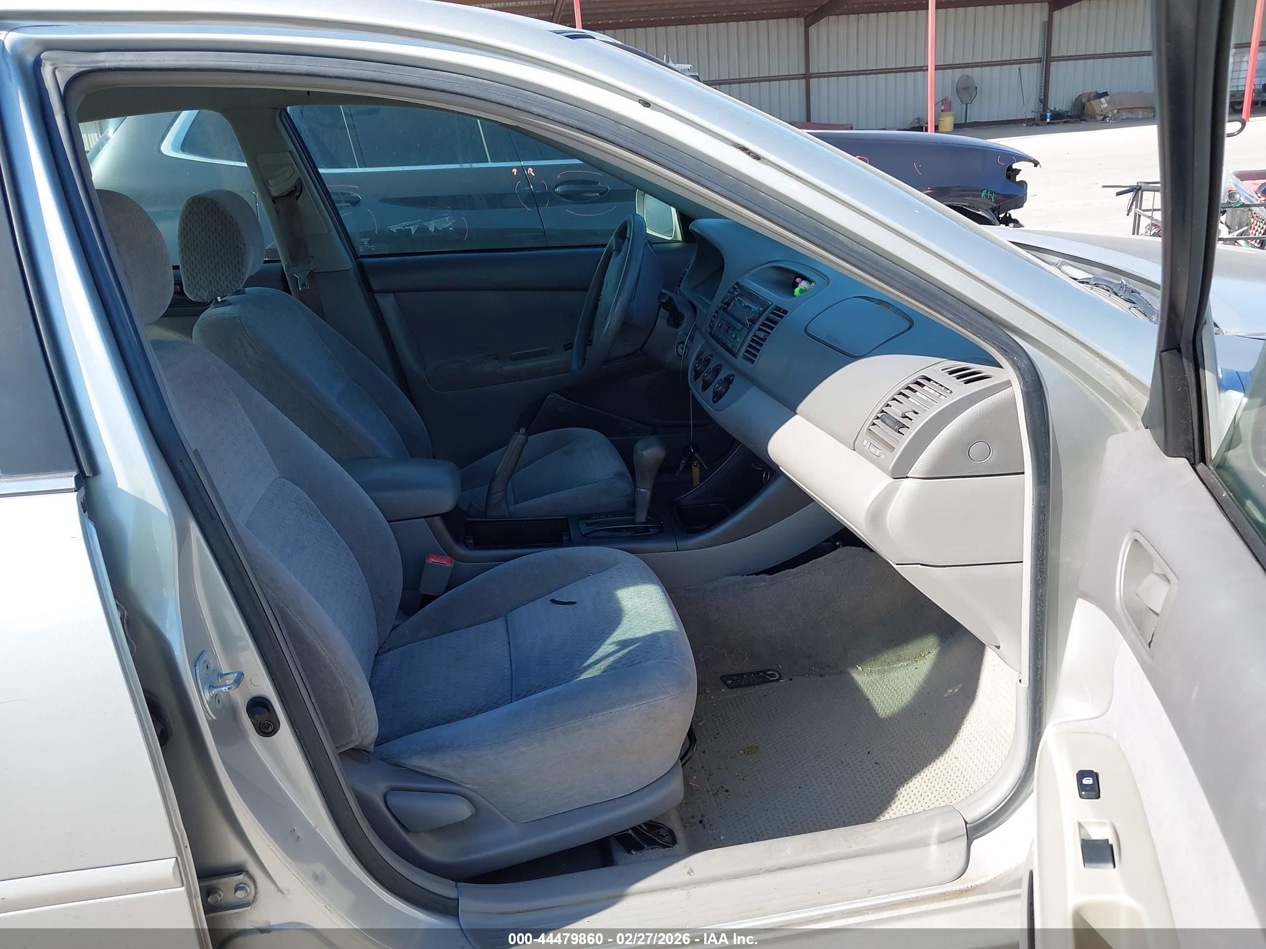 TOYOTA CAMRY image 5