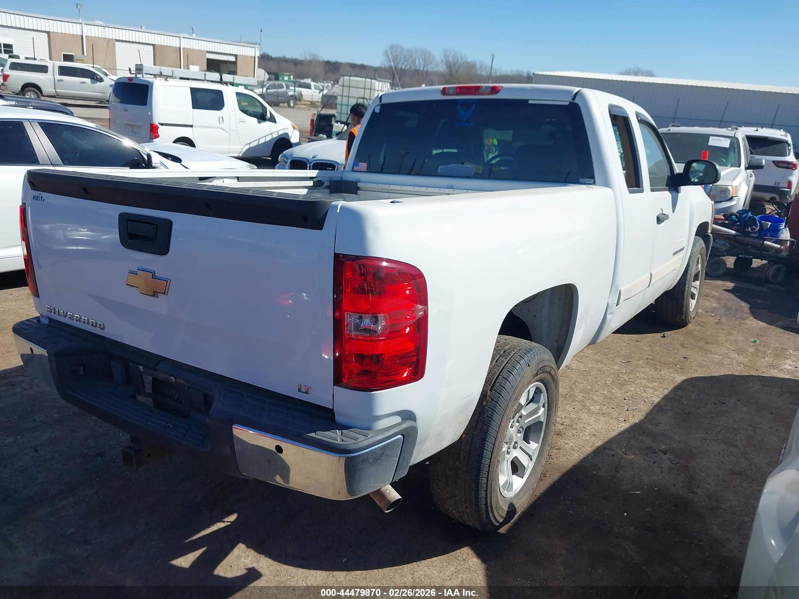 CHEVROLET SILVERADO image 4