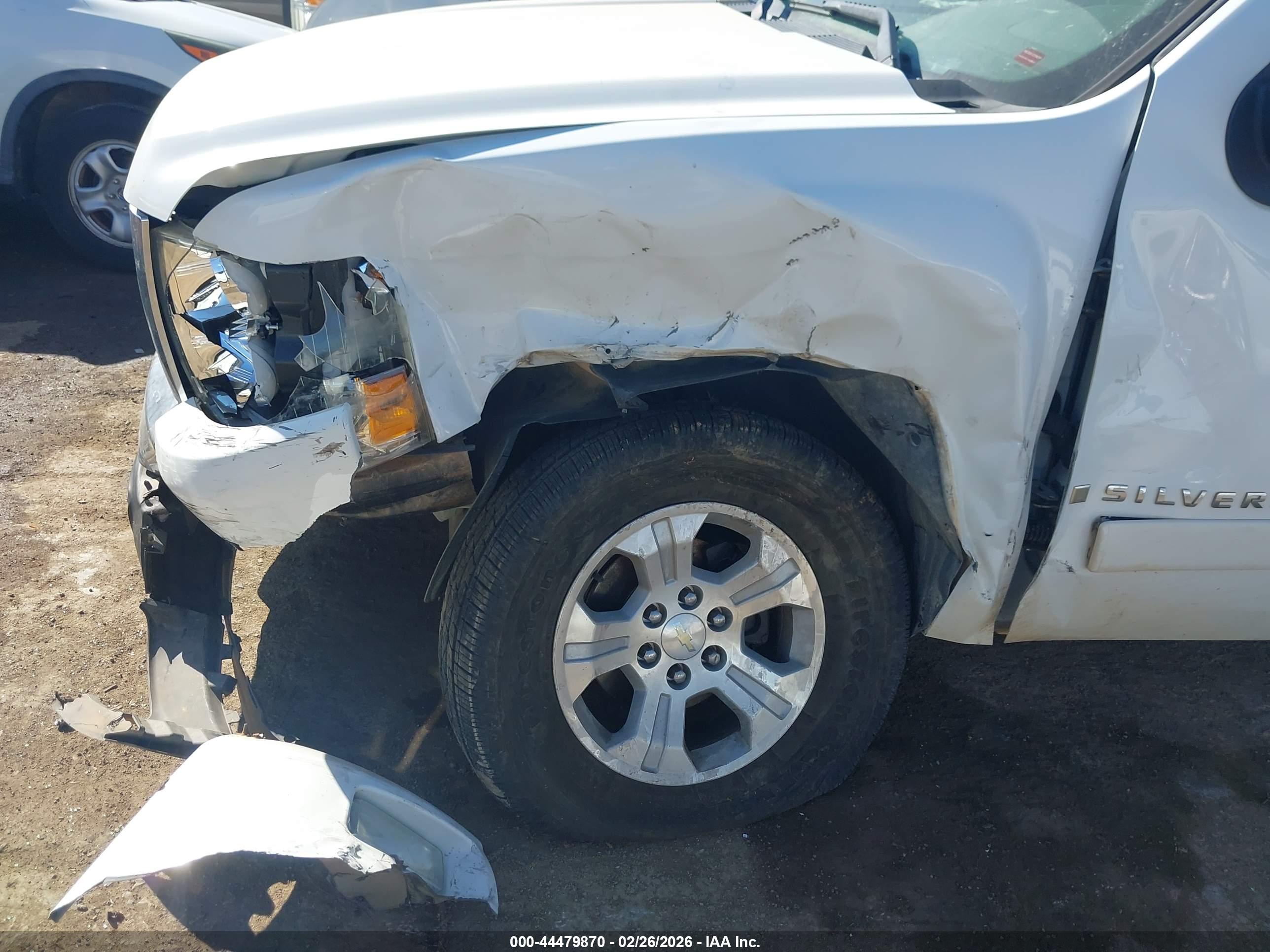 CHEVROLET SILVERADO image 6