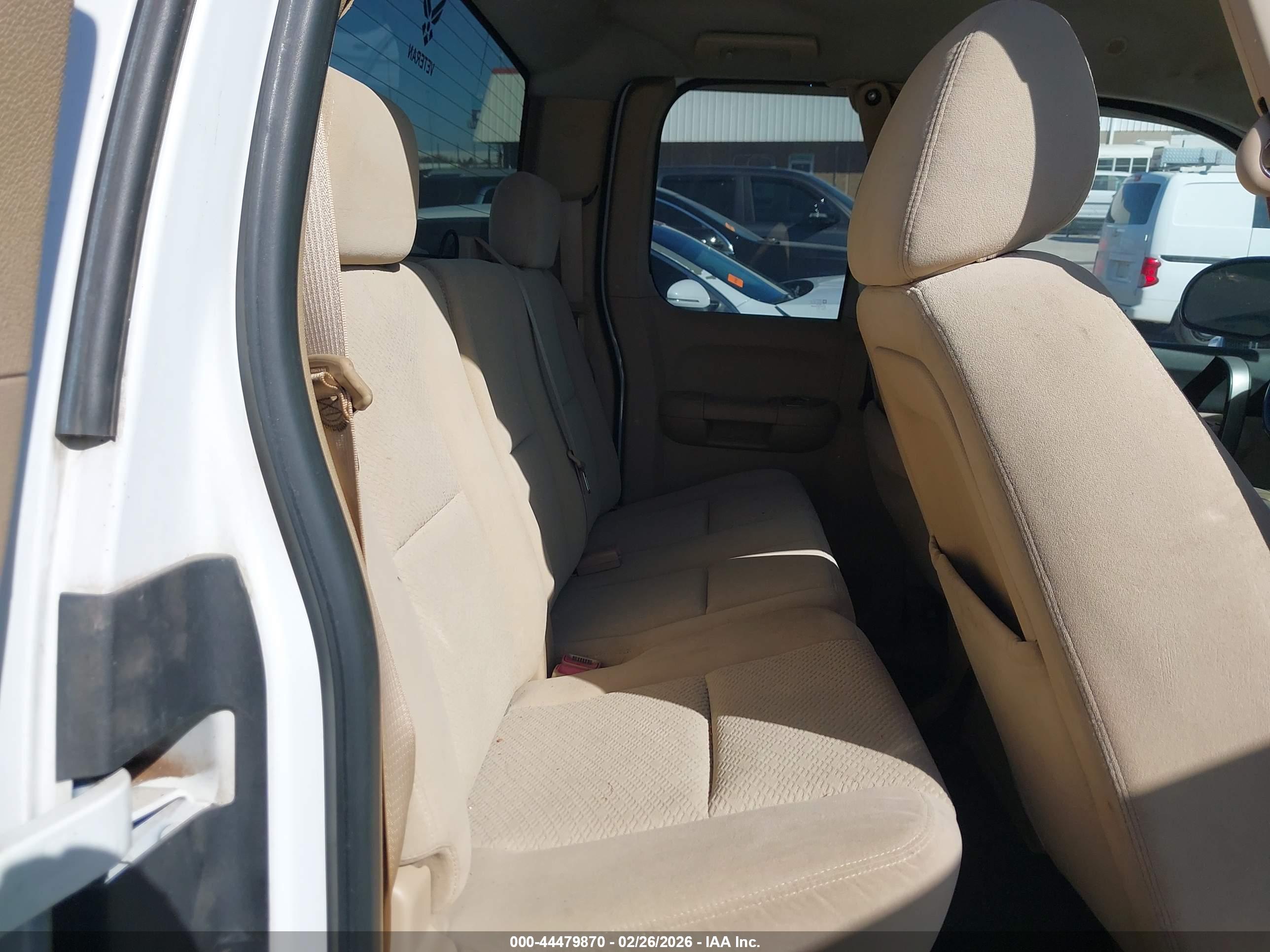 CHEVROLET SILVERADO image 8