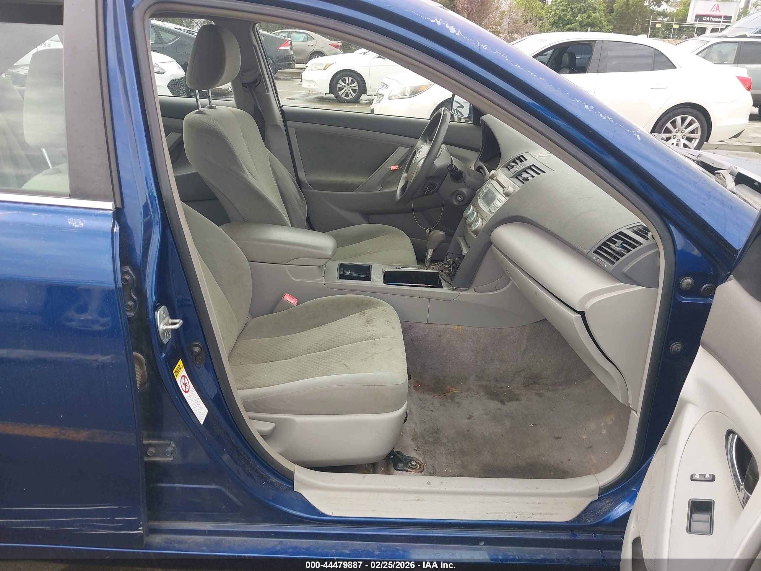 TOYOTA CAMRY image 5
