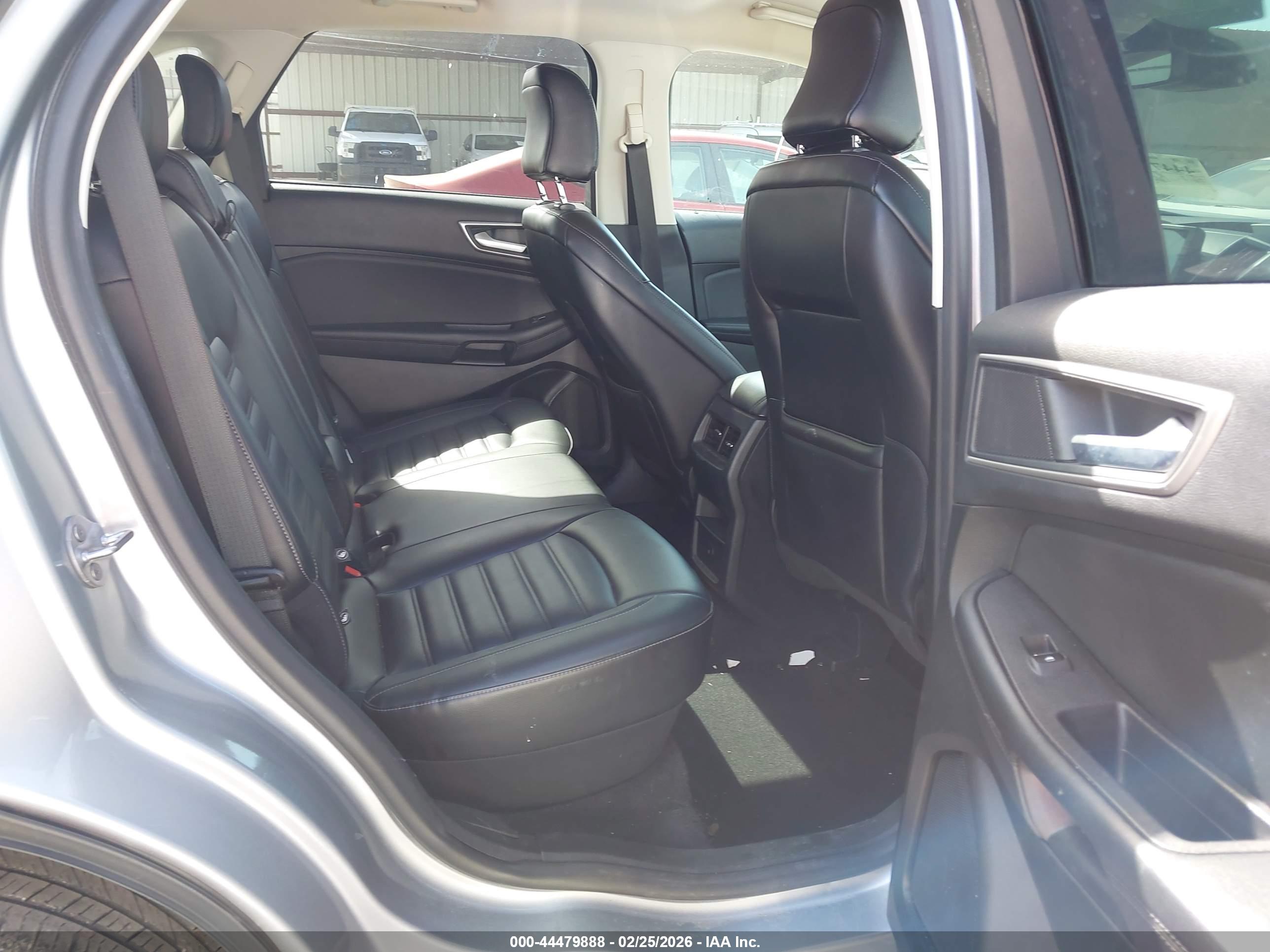 FORD EDGE image 8
