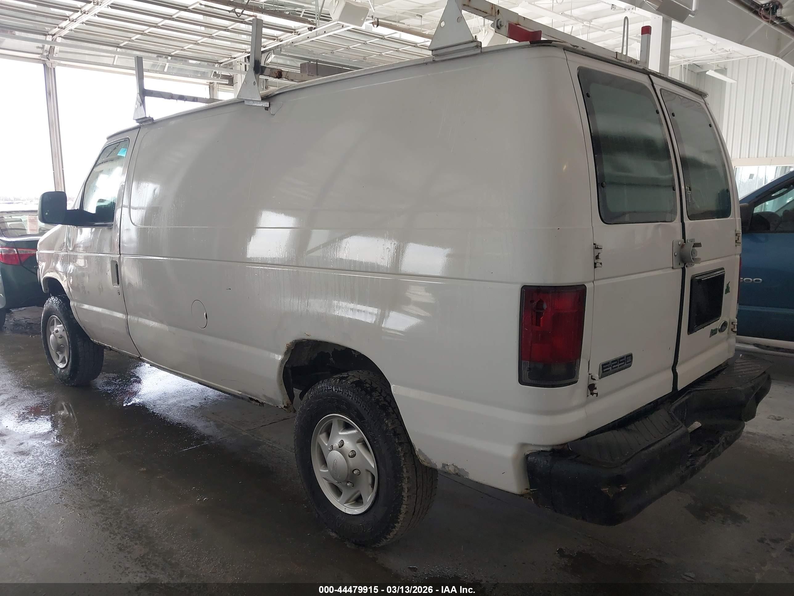 FORD E-250 image 3