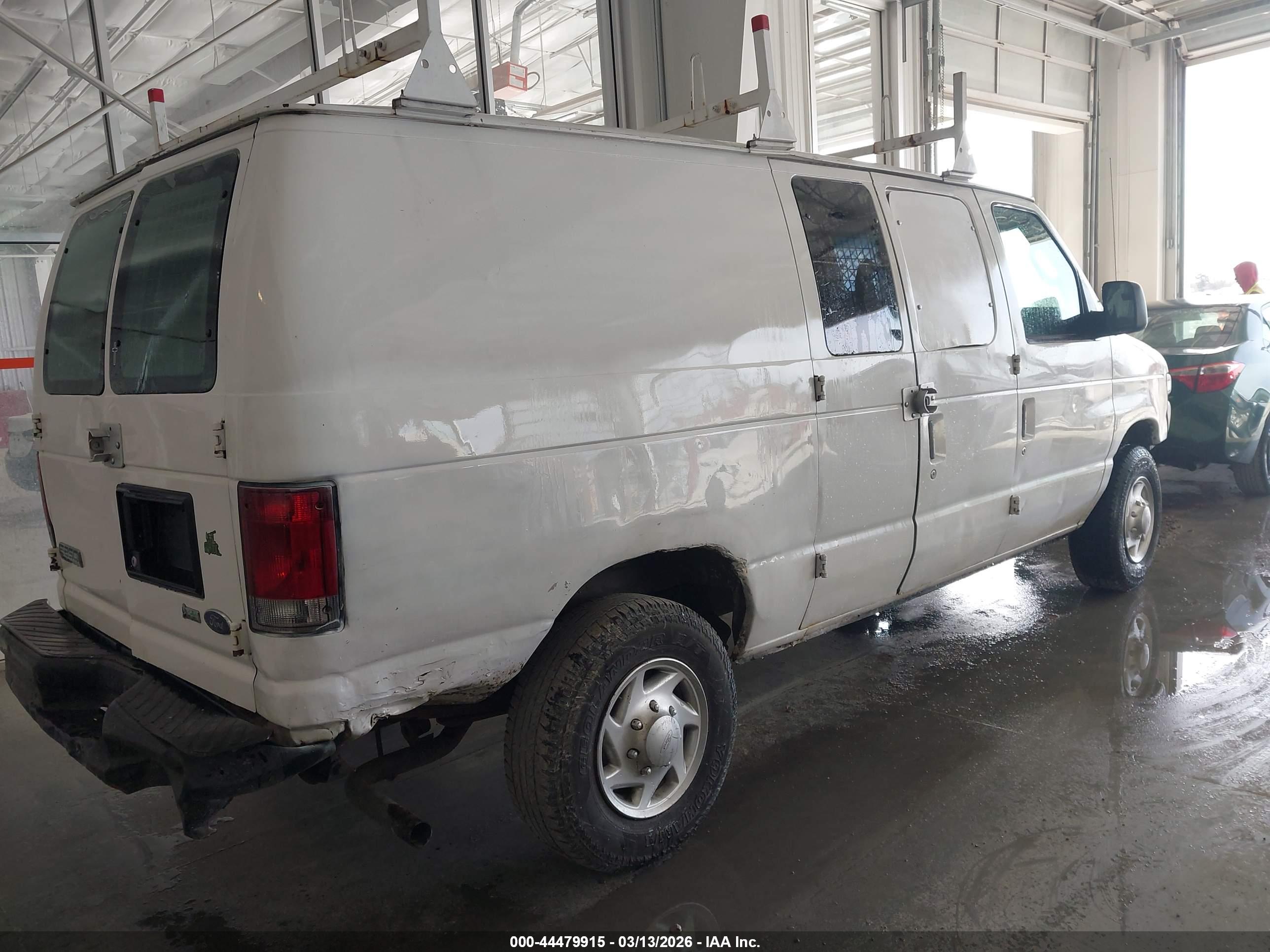 FORD E-250 image 4