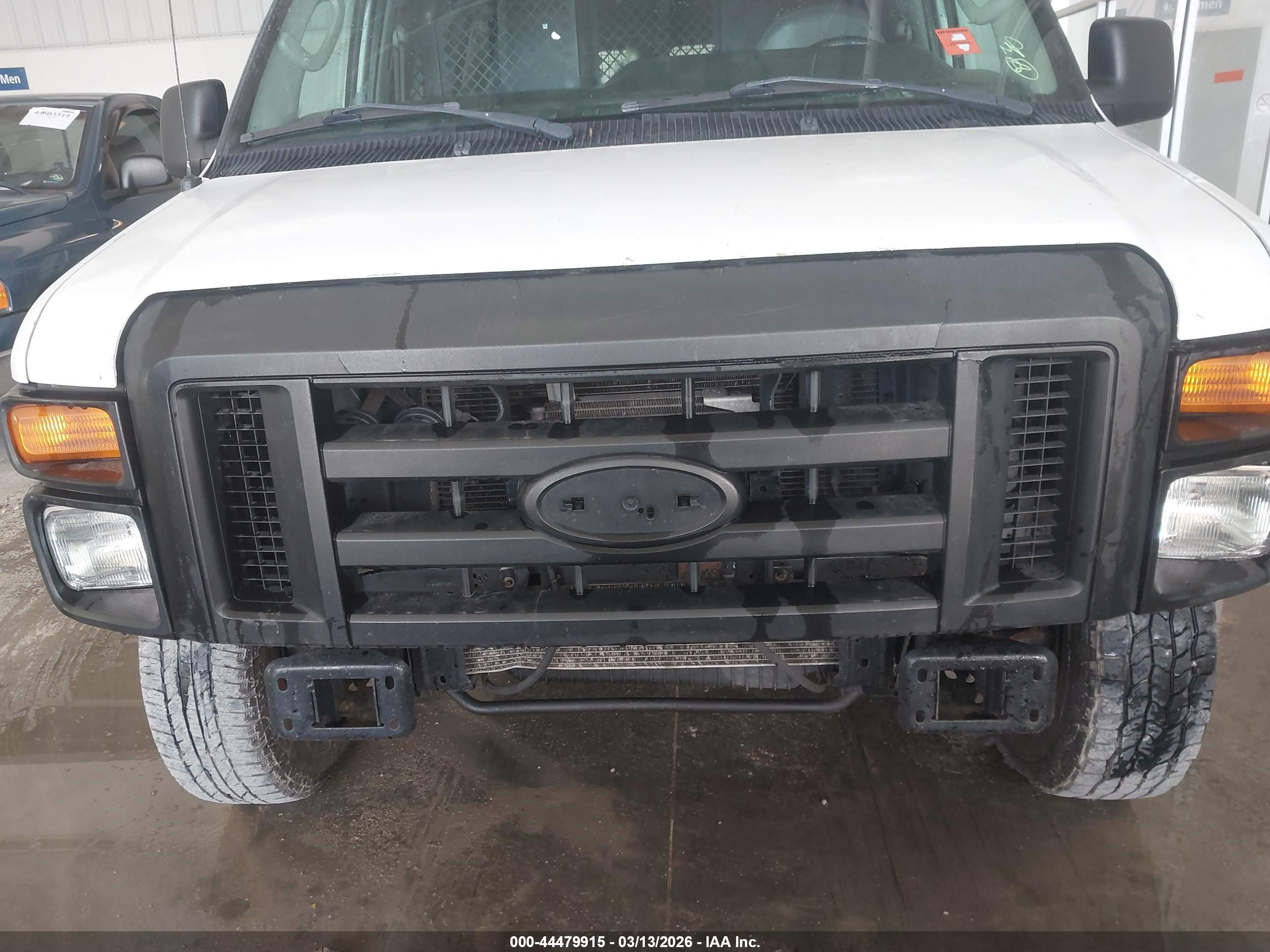 FORD E-250 image 6