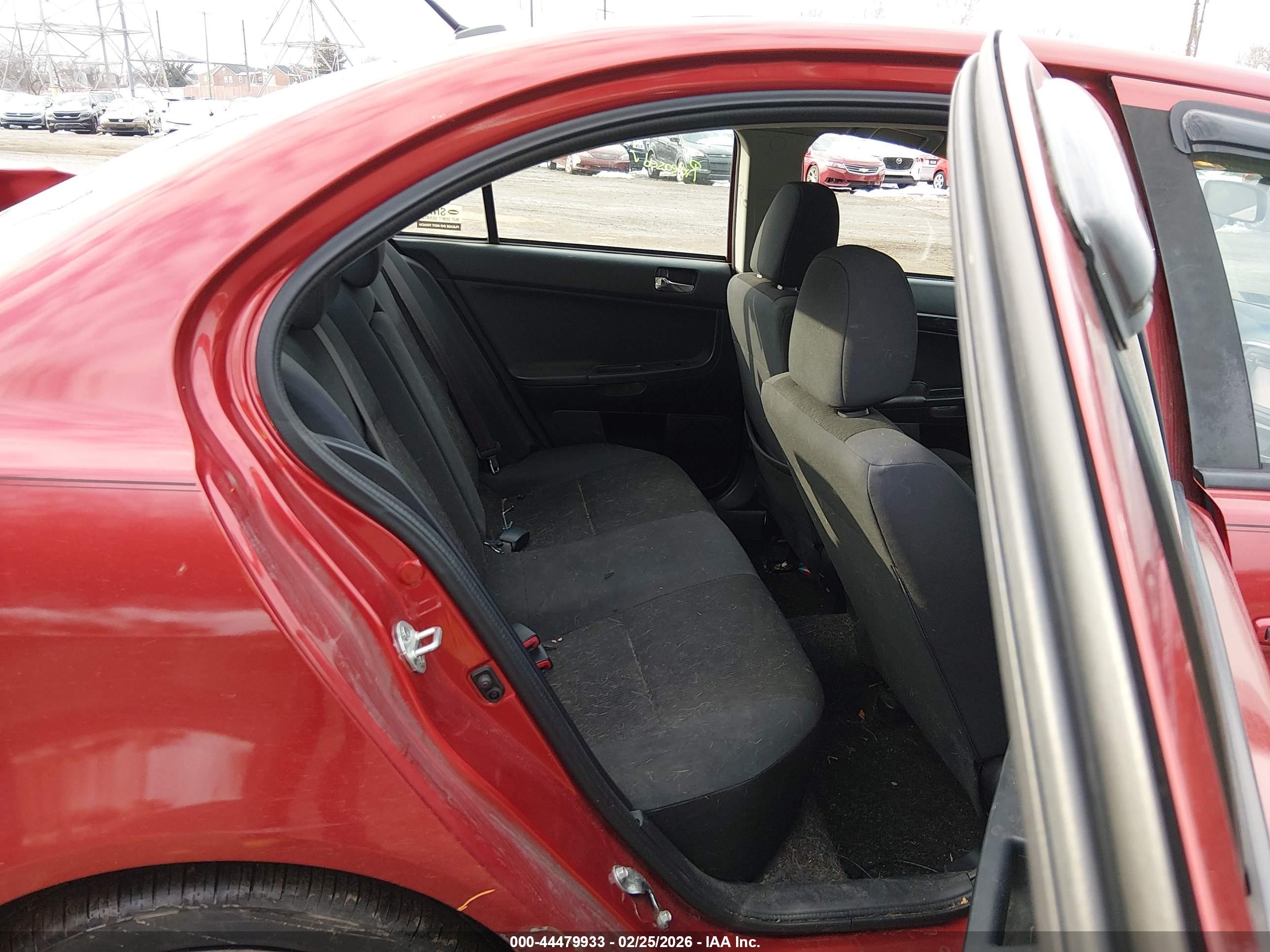 MITSUBISHI LANCER image 8