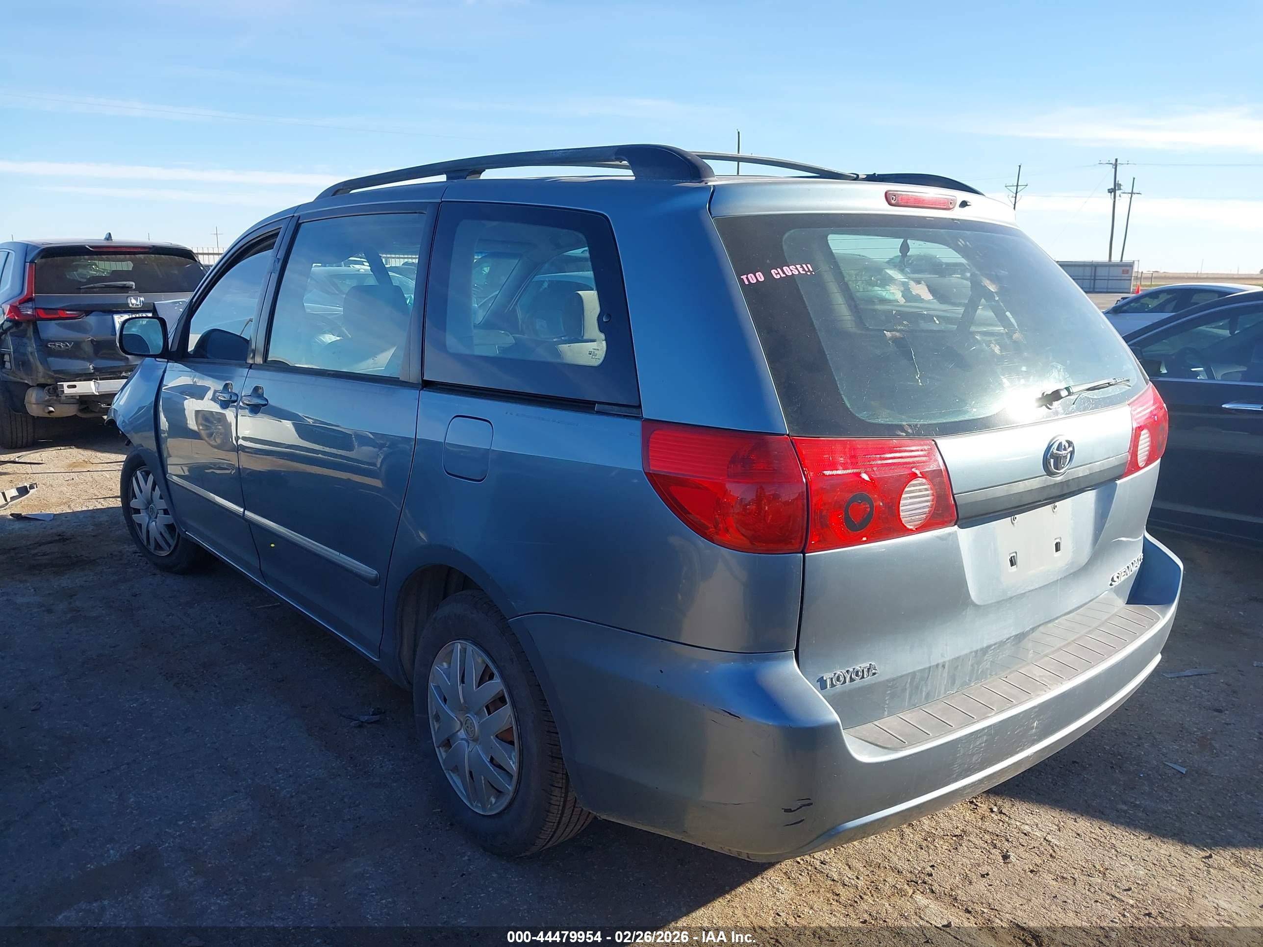 TOYOTA SIENNA image 3