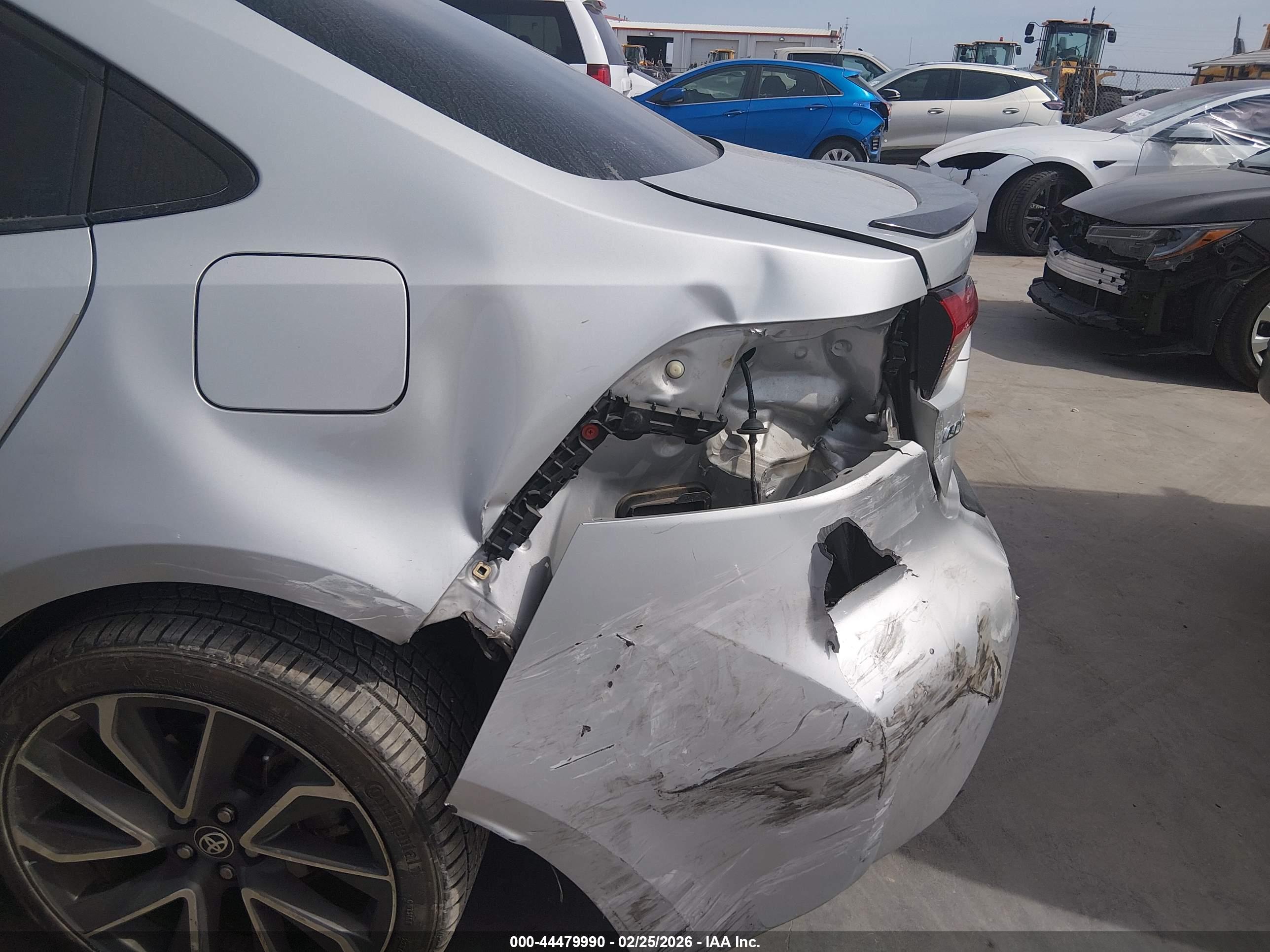 TOYOTA COROLLA image 6