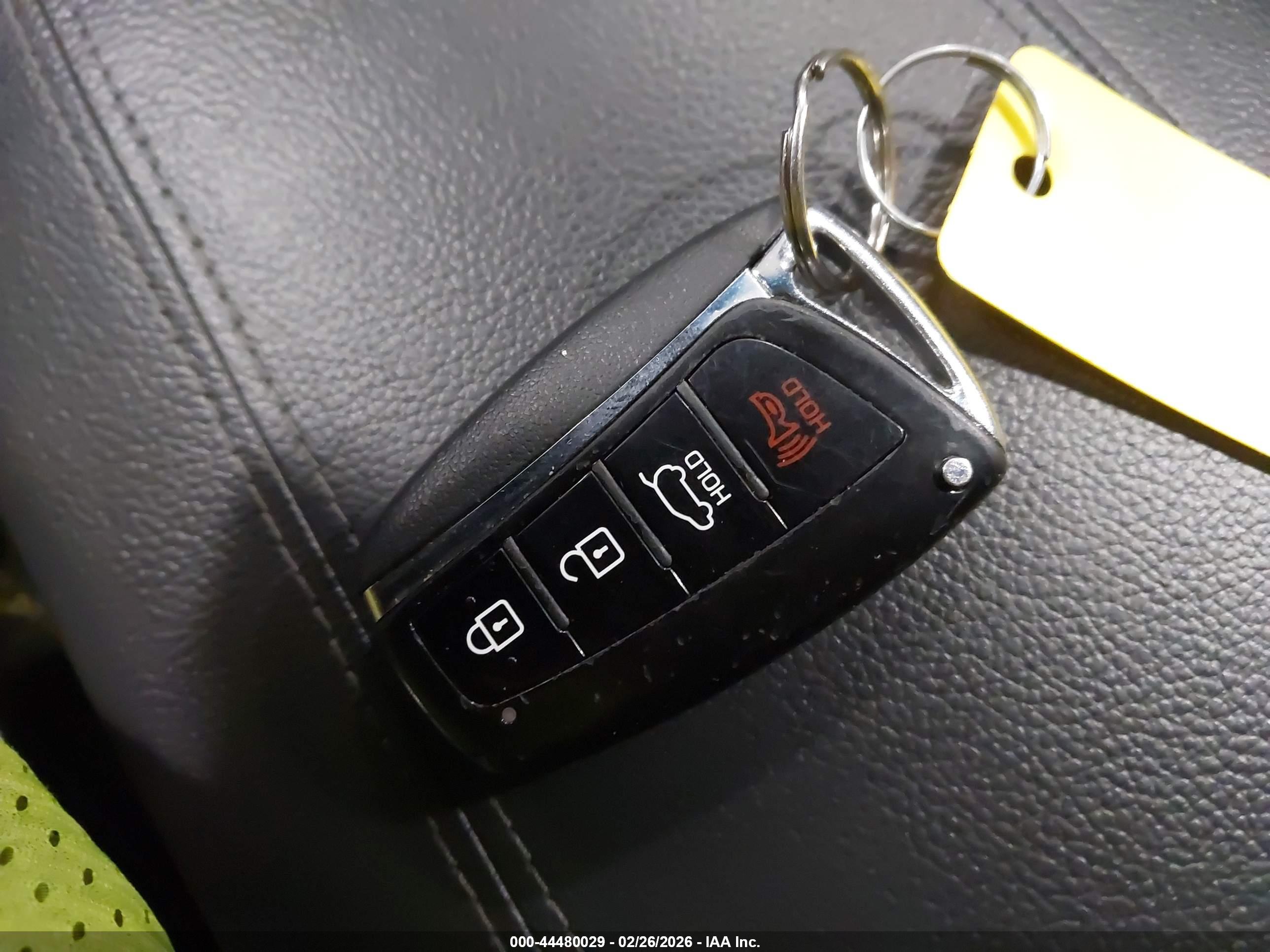 HYUNDAI SANTA image 11