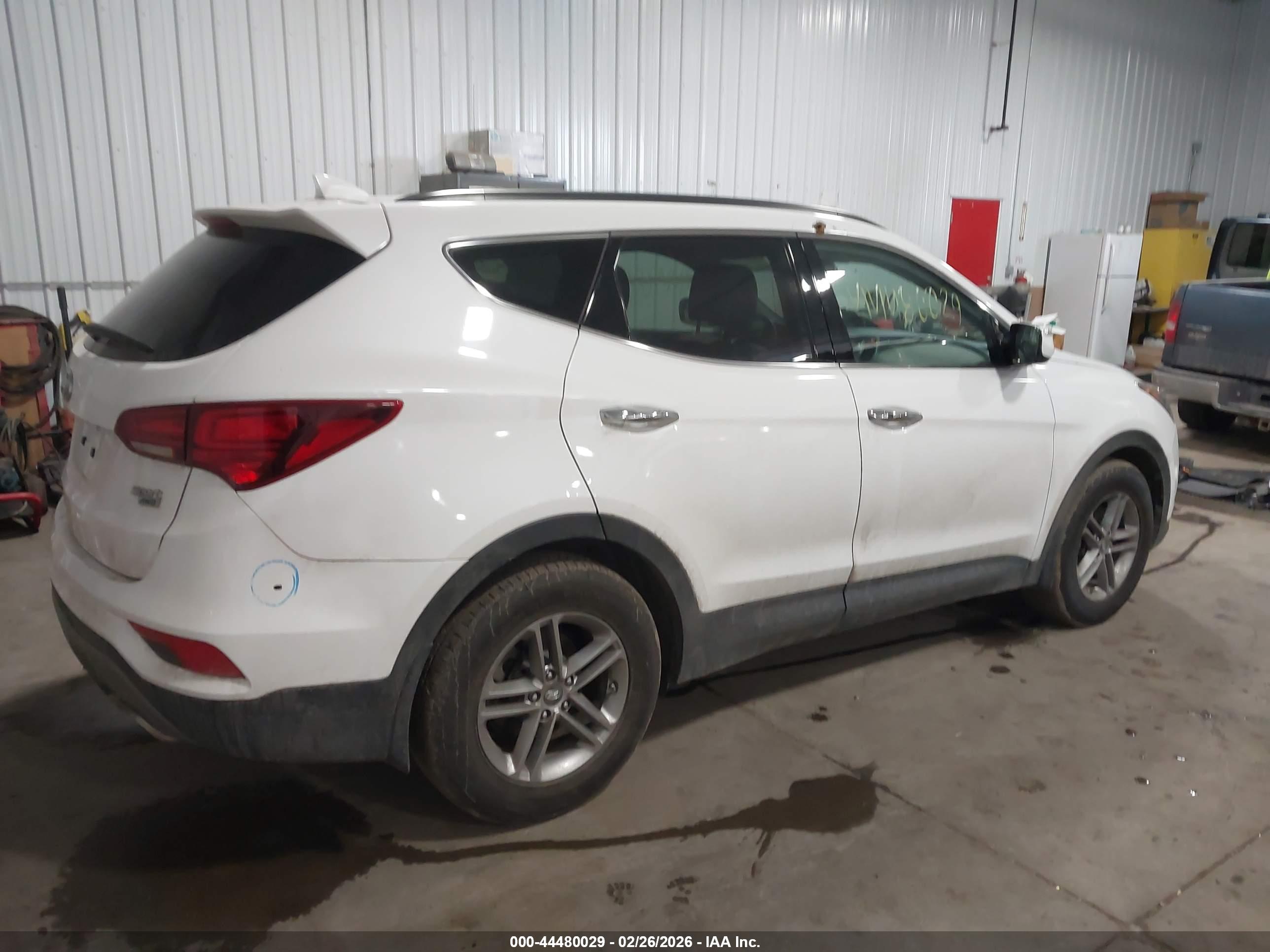 HYUNDAI SANTA image 6