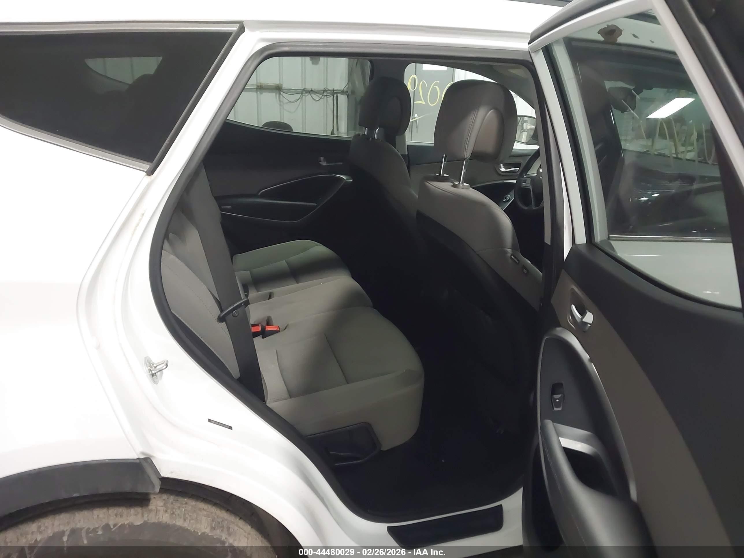 HYUNDAI SANTA image 8