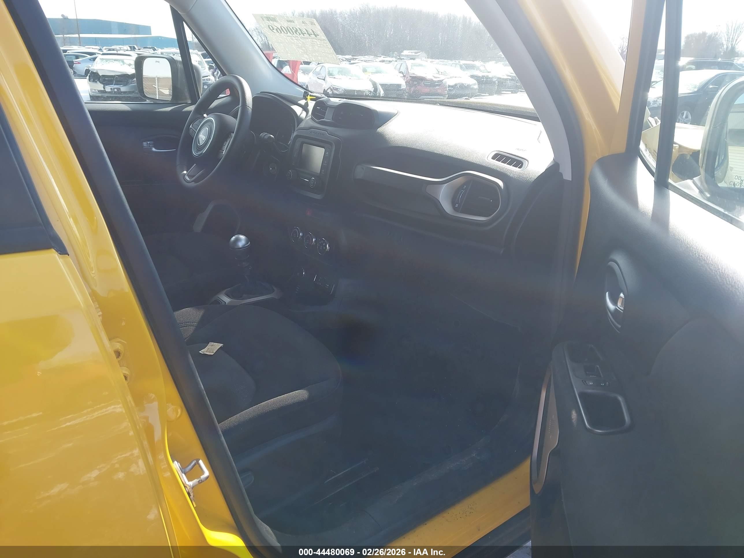 JEEP RENEGADE image 5
