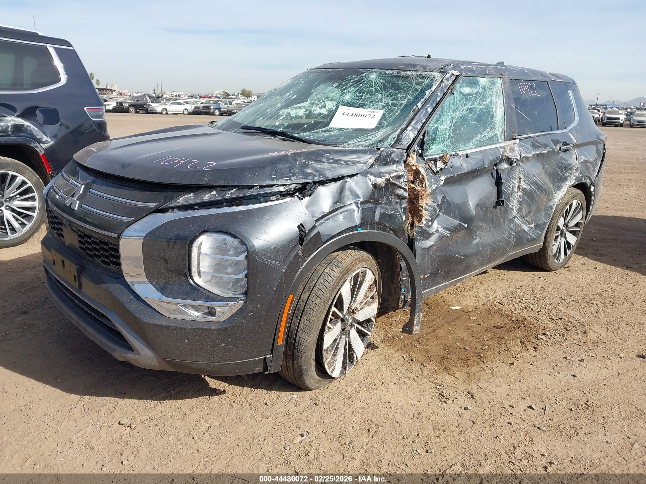 MITSUBISHI OUTLANDER image 2