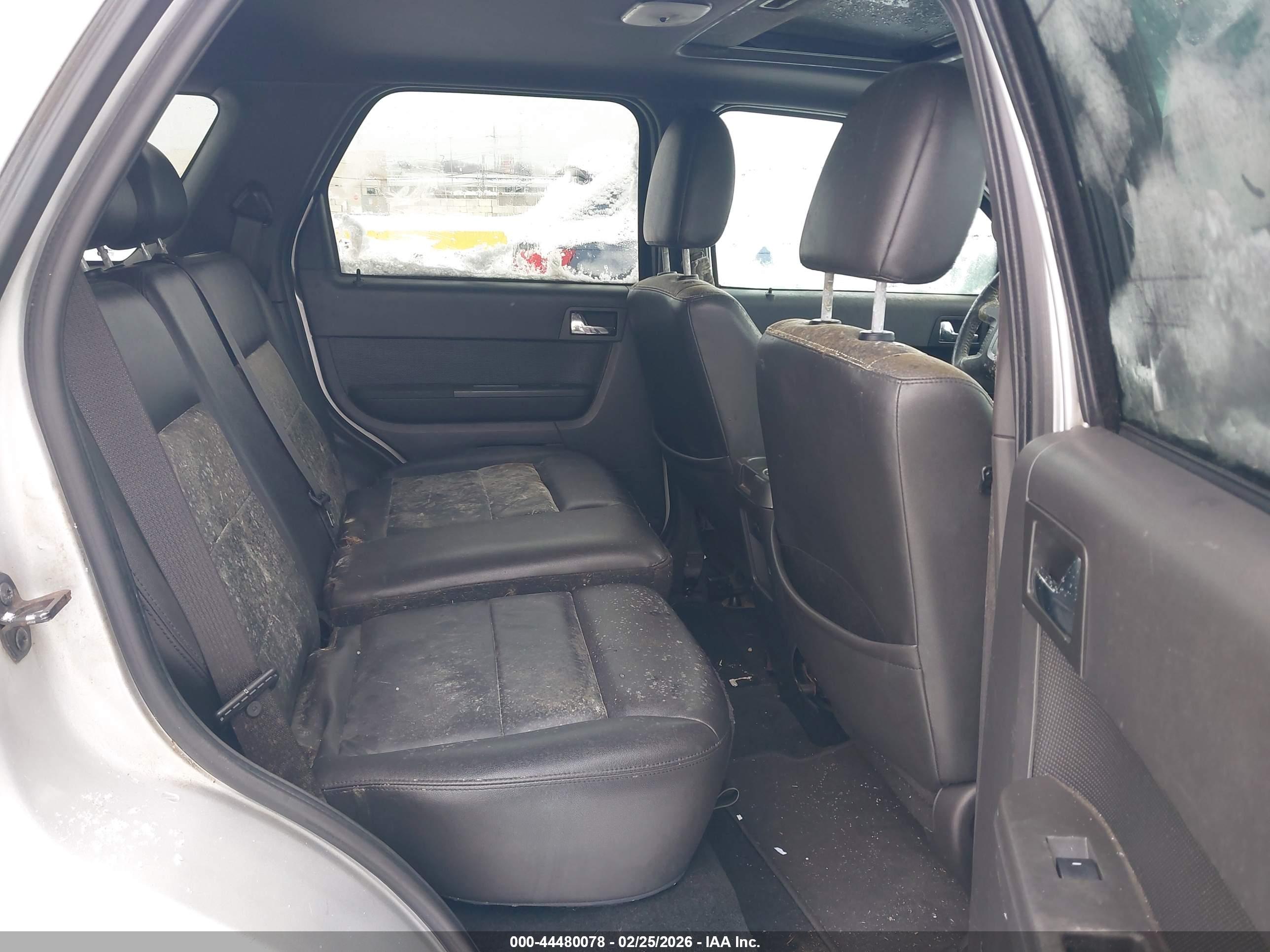 FORD ESCAPE image 8