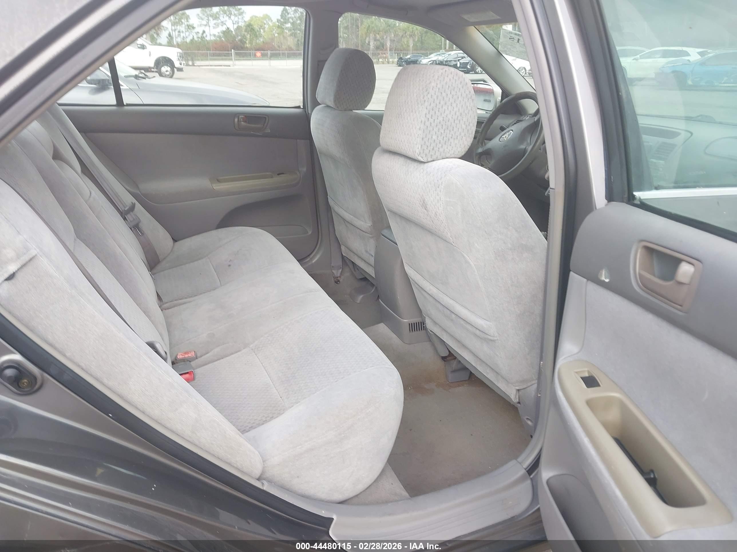 TOYOTA CAMRY image 8