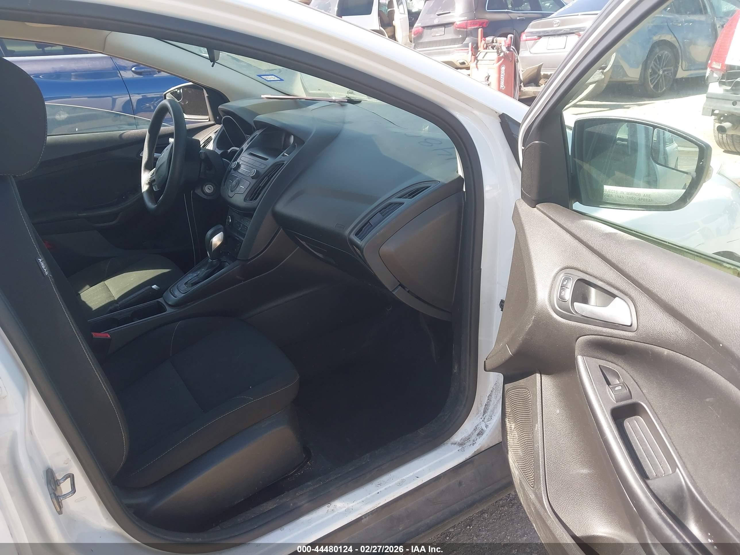 FORD FOCUS image 5