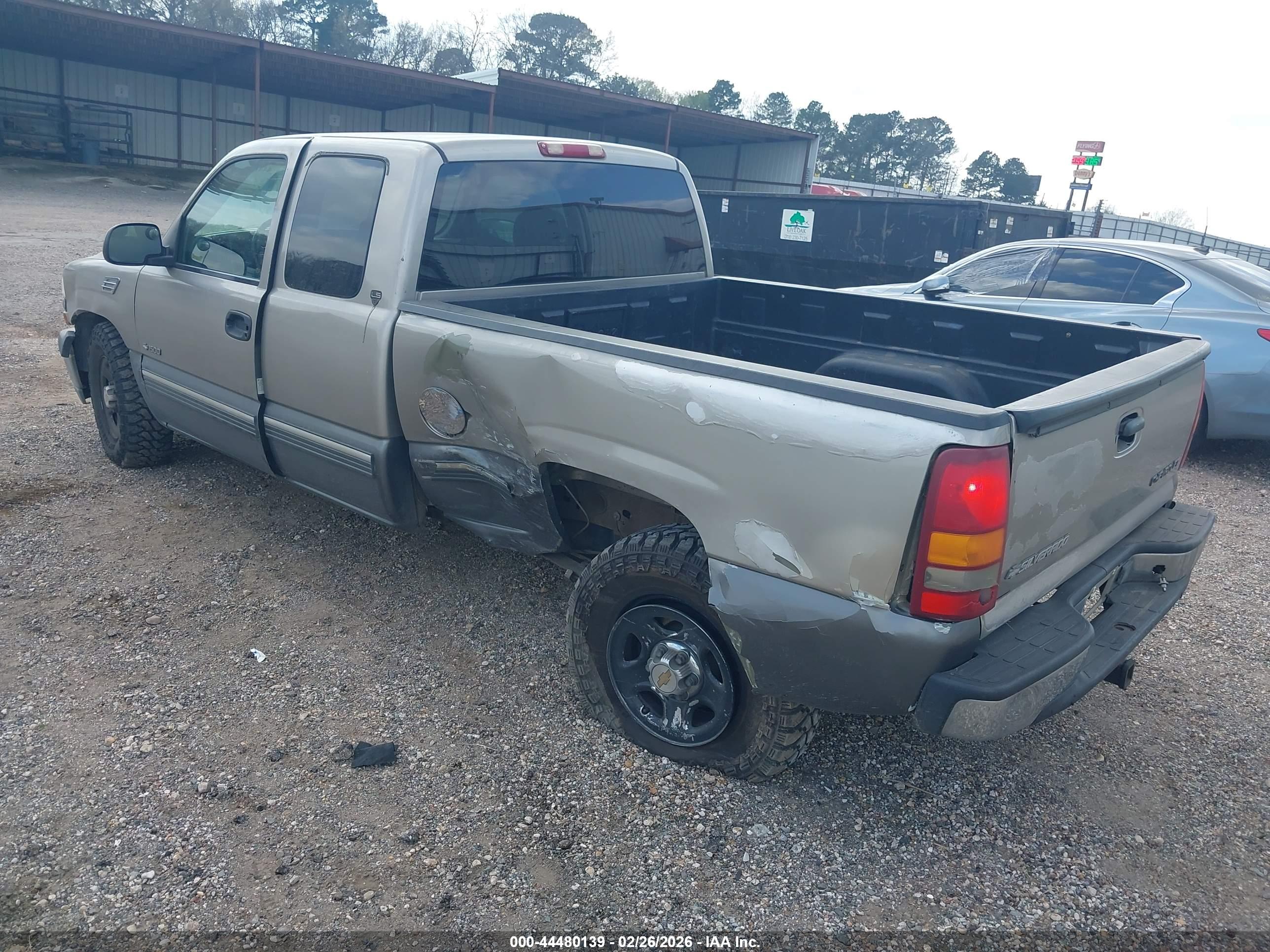 CHEVROLET SILVERADO image 3