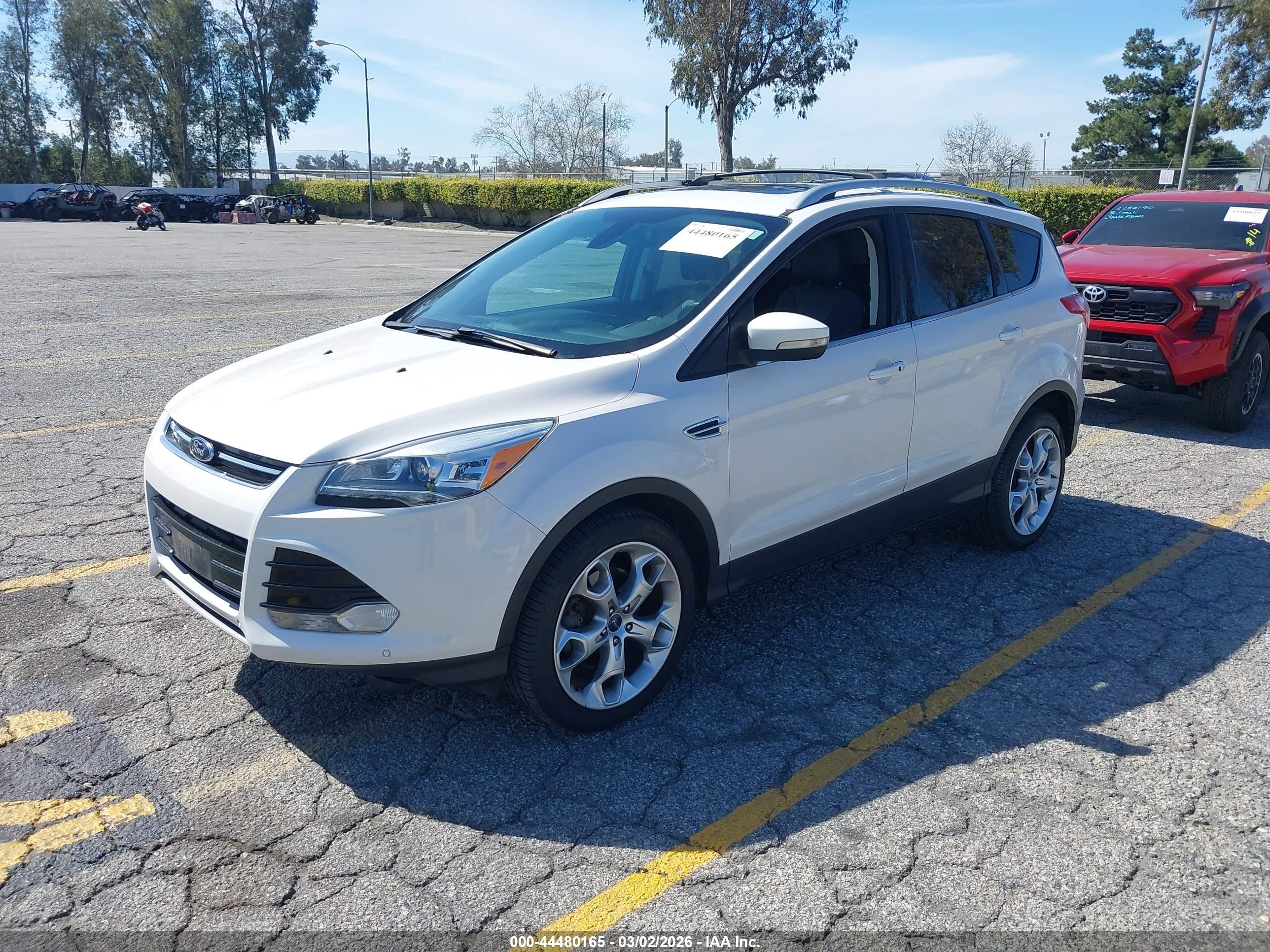 FORD ESCAPE image 2