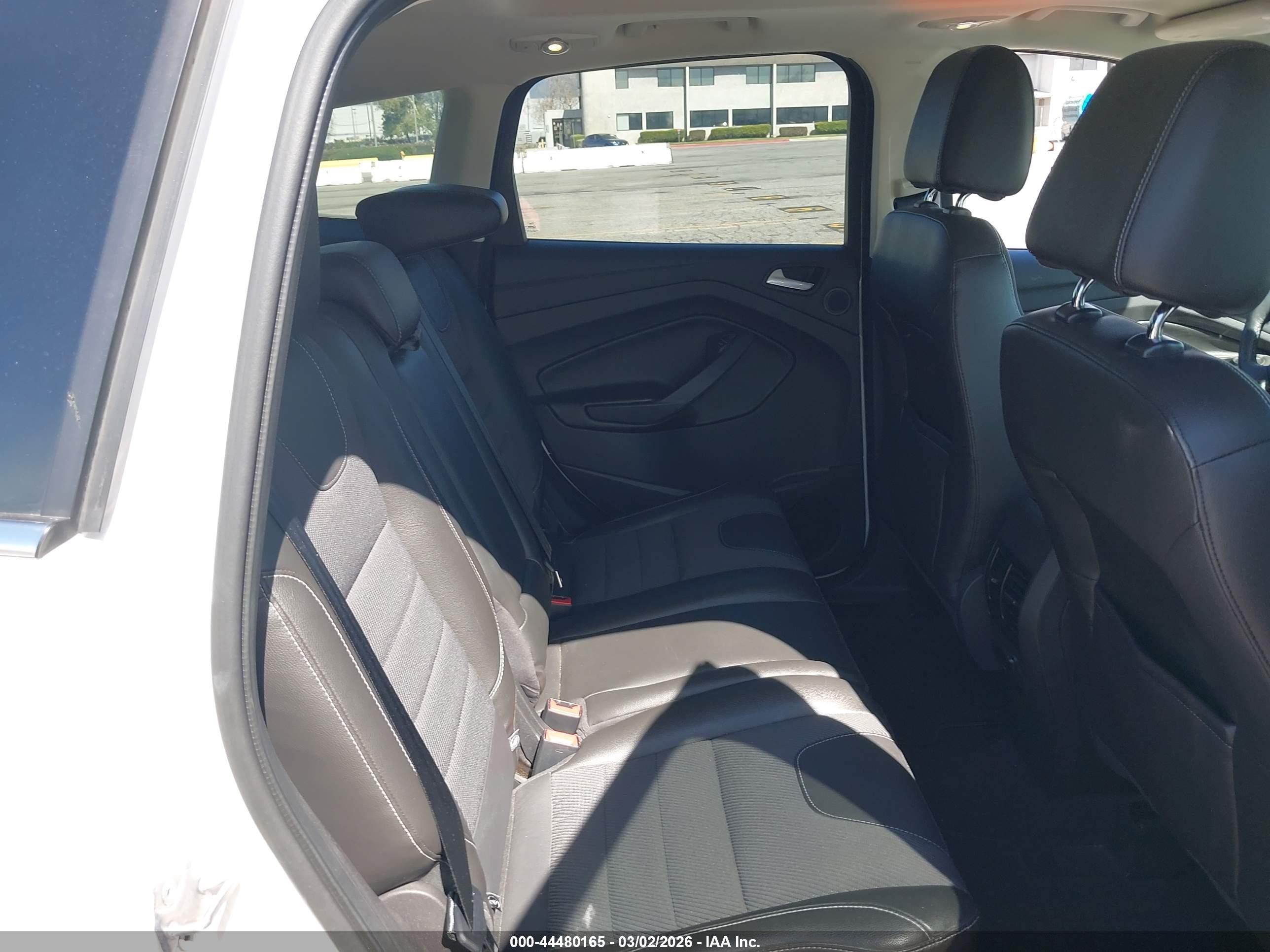FORD ESCAPE image 8