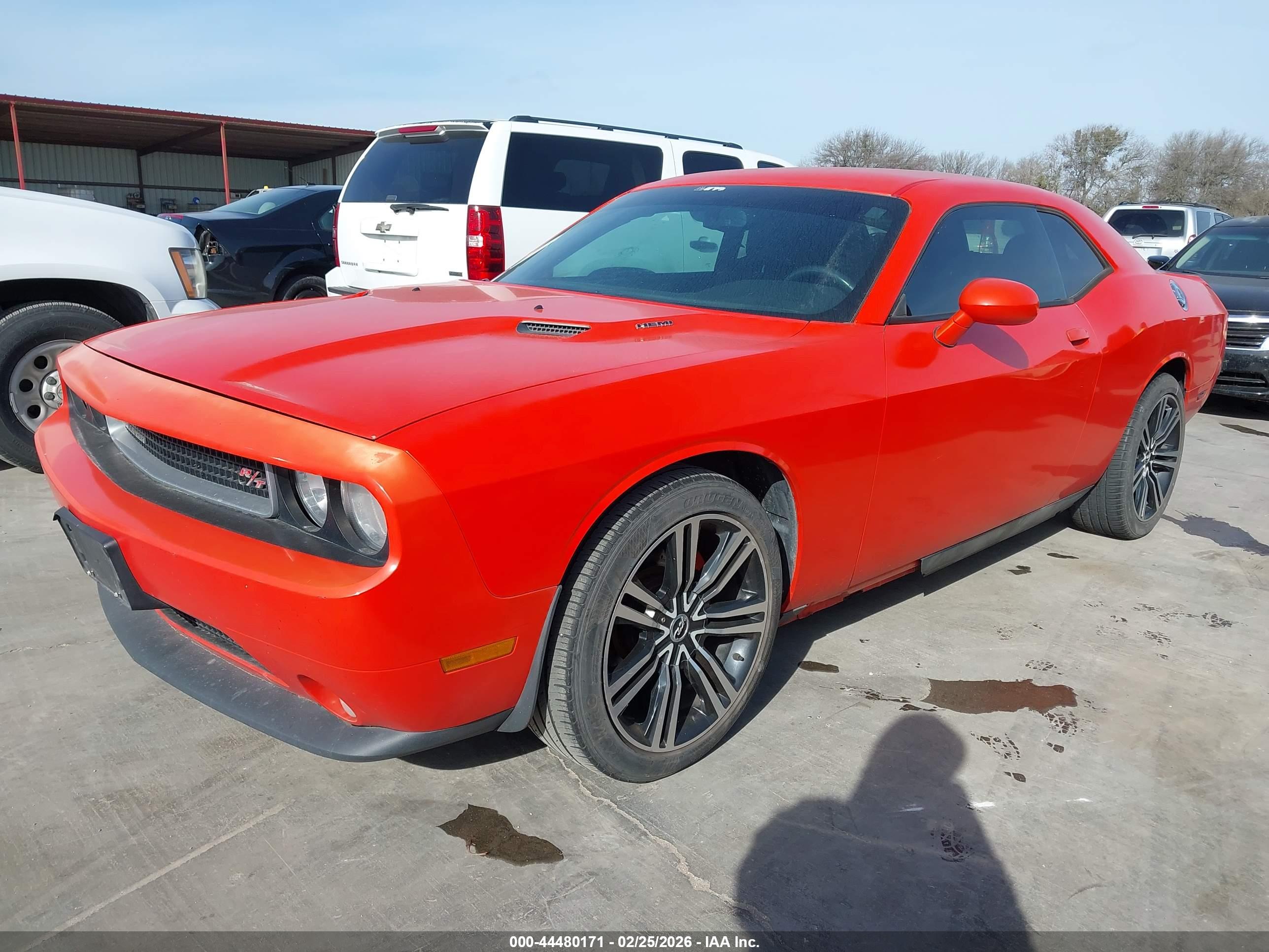 DODGE CHALLENGER image 2