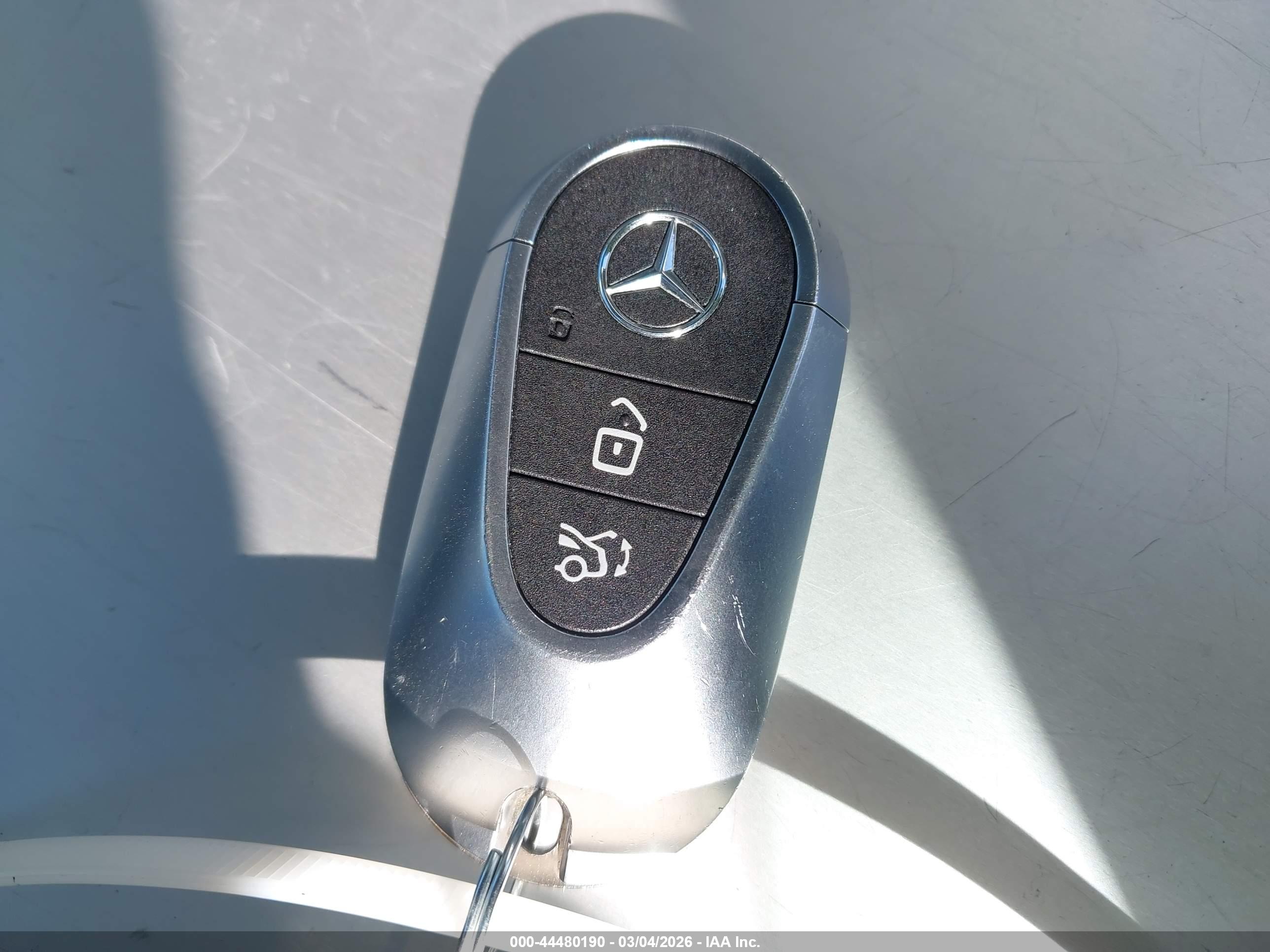 MERCEDES-BENZ EQE image 11